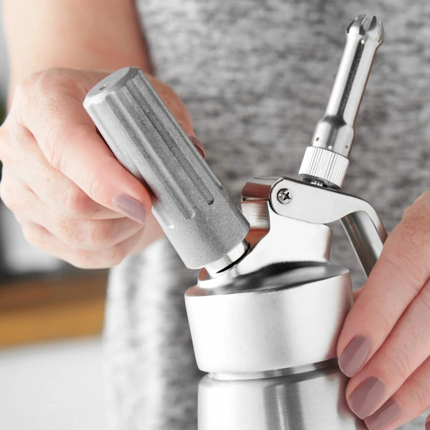 Premium aluminiowy dozownik do bitej śmietany, pistolet do śmietany / bita śmietana z 3 dyszami ze stali nierdzewnej, dozownik świeżej śmietany do tworzenia bitej śmietany do wszystkich rodzajów dekoracji deserów
