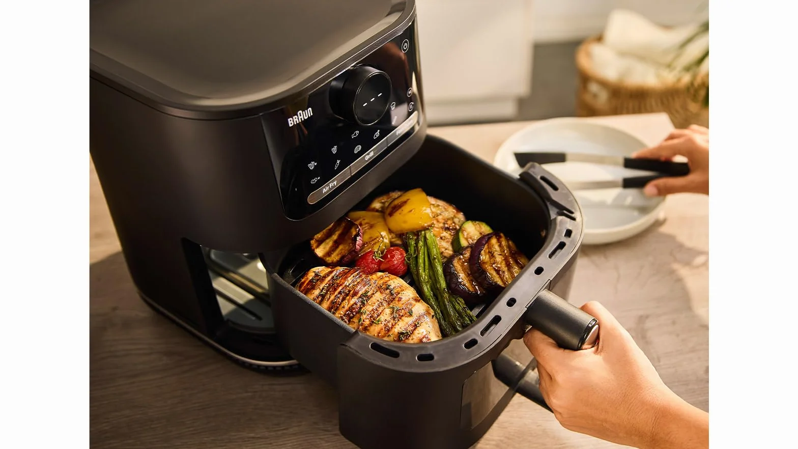 Braun MultiFry 5 HF5073IBK, frytkownica na gorące powietrze 3 w 1, 6 l Airfryer, 80-220°, 20 programów, nadaje się do mycia w zmywarce, obsługa dotykowa, technologia RealOven, 2000 W, kolor czarny