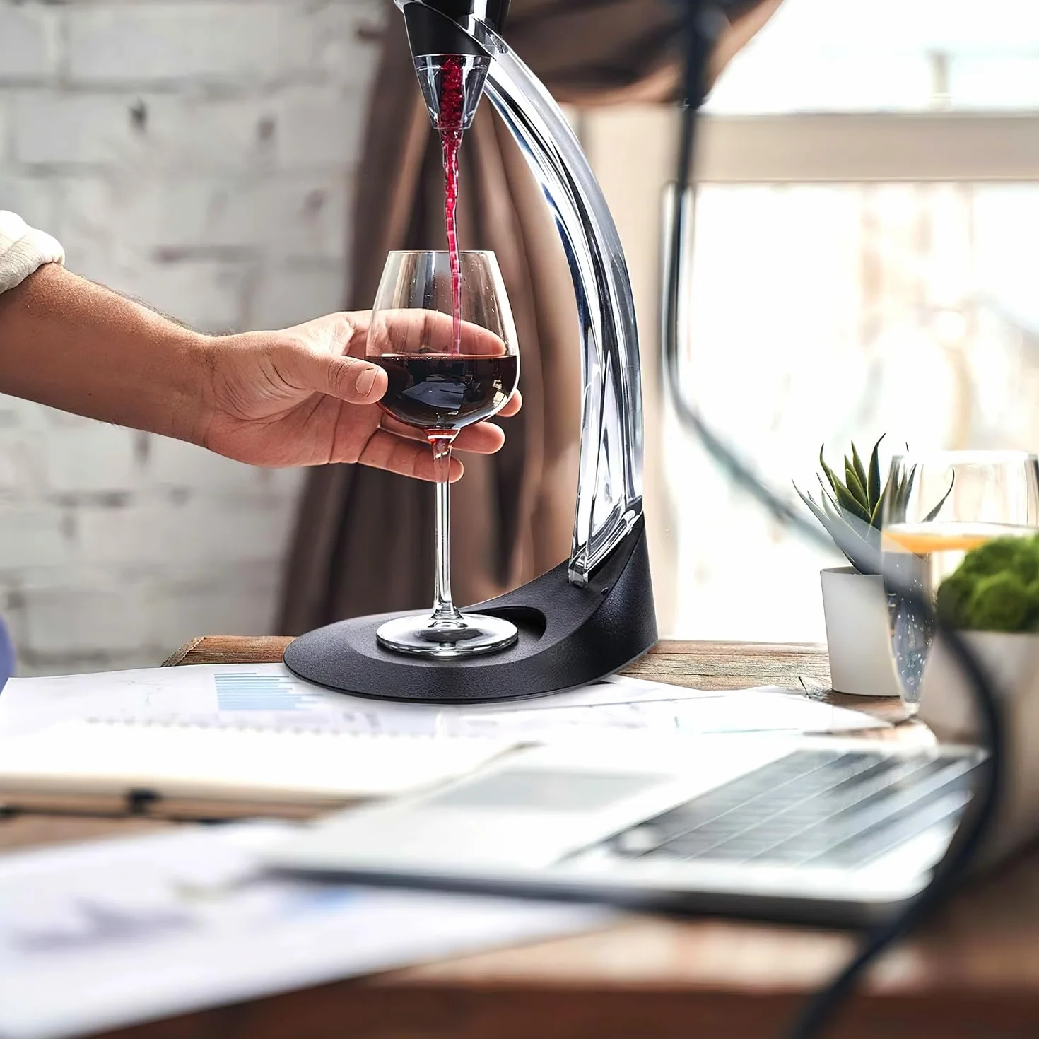 Napowietrzacz do wina, dekanter do wina, dekanter do wina, deluxe, z podstawką; Magic Decanter
