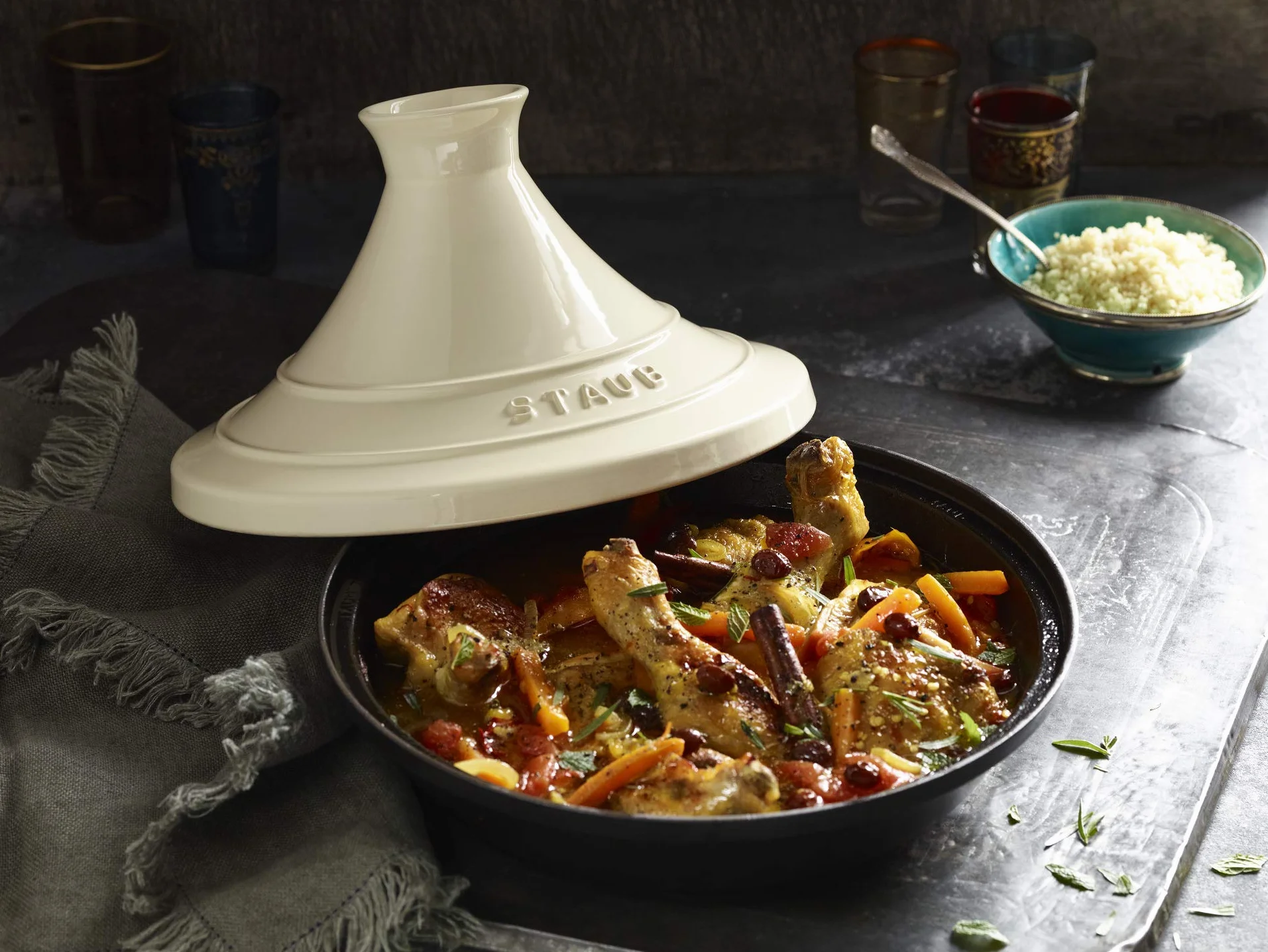 STAUB Żeliwny Tajine 20 cm z ceramiczną pokrywką czarny/kremowy