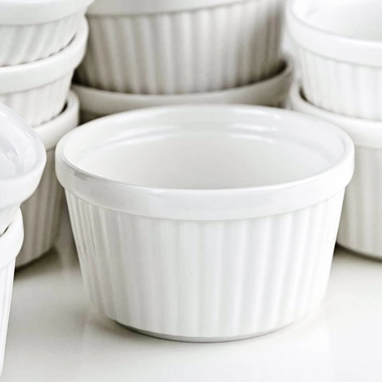 Chefarone Zestaw 10 Foremek Soufflé 200 ml – Ceramiczne Miseczki do Kremu Brulee, Pieczenia i Zapiekania, Do Mycia w Zmywarce, Białe (9 x 7,5 x 5 cm)