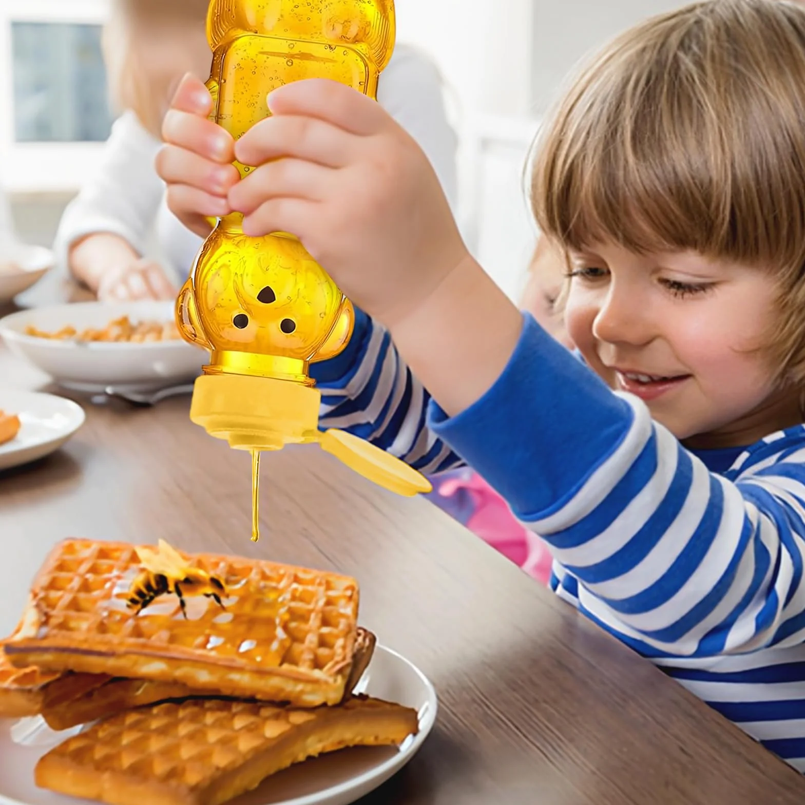Wekuw 2 sztuki niedźwiedź dozownik miodu 250 ml 350 ml z łyżeczką do miodu dozownik syropu niekapiący przezroczysty wyciskacz z pokrywką słoik na miód słoiki na dżem mała butelka na sosy idealna do