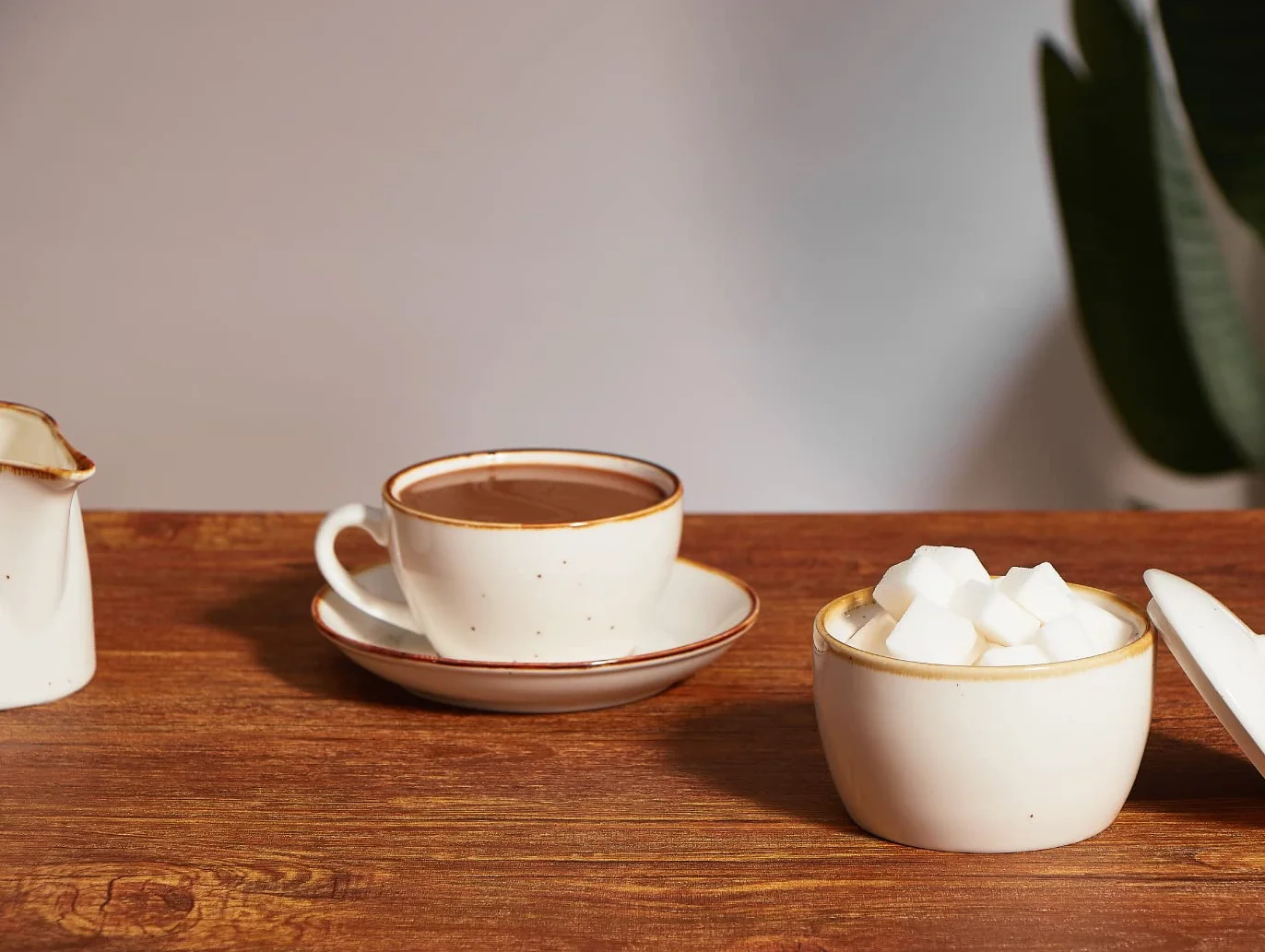 ONEMORE Zestaw porcelanowych filiżanek do cappuccino 4 sztuki, 190 ml filiżanki do espresso, zestaw filiżanki i spodka do cappuccino, espresso, kawy, odporny na mikrowfalę i zmywarkę, styl rustykalny