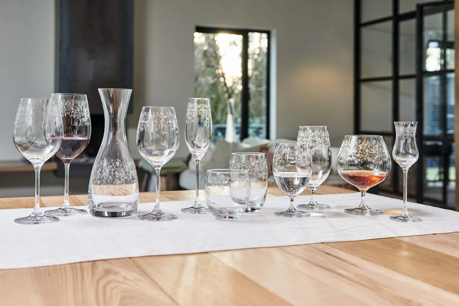 Leonardo Chateau 035298 zestaw 6 szklanek do digestif, nadają się do mycia w zmywarce, z wyciągniętą rączką, kielich z grawerunkiem, 9 cl