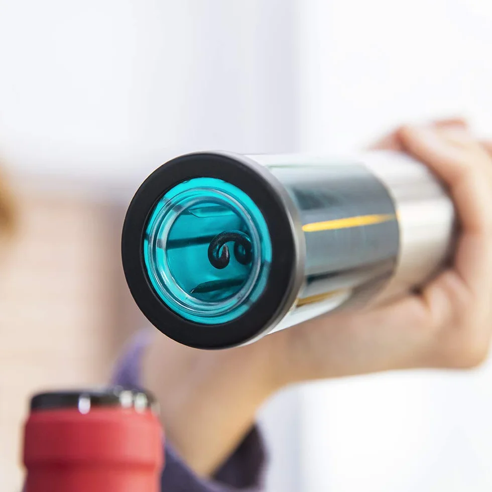Cecotec Elektryczny korkociąg InstantCork 1000 Gourmet. Otwiera butelki w zaledwie 8 sekund, zasilany 4 bateriami, światło LED, stalowa igła śrubowa, korpus ze stali nierdzewnej