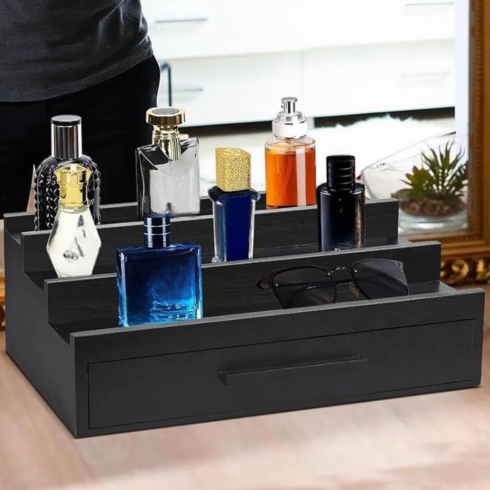 Organizer na perfumy, stojak na perfumy, trójwarstwowy stojak na perfumy, drewniany stojak na perfumy, czarny organizer na perfumy z szufladami na zegarki, pokój