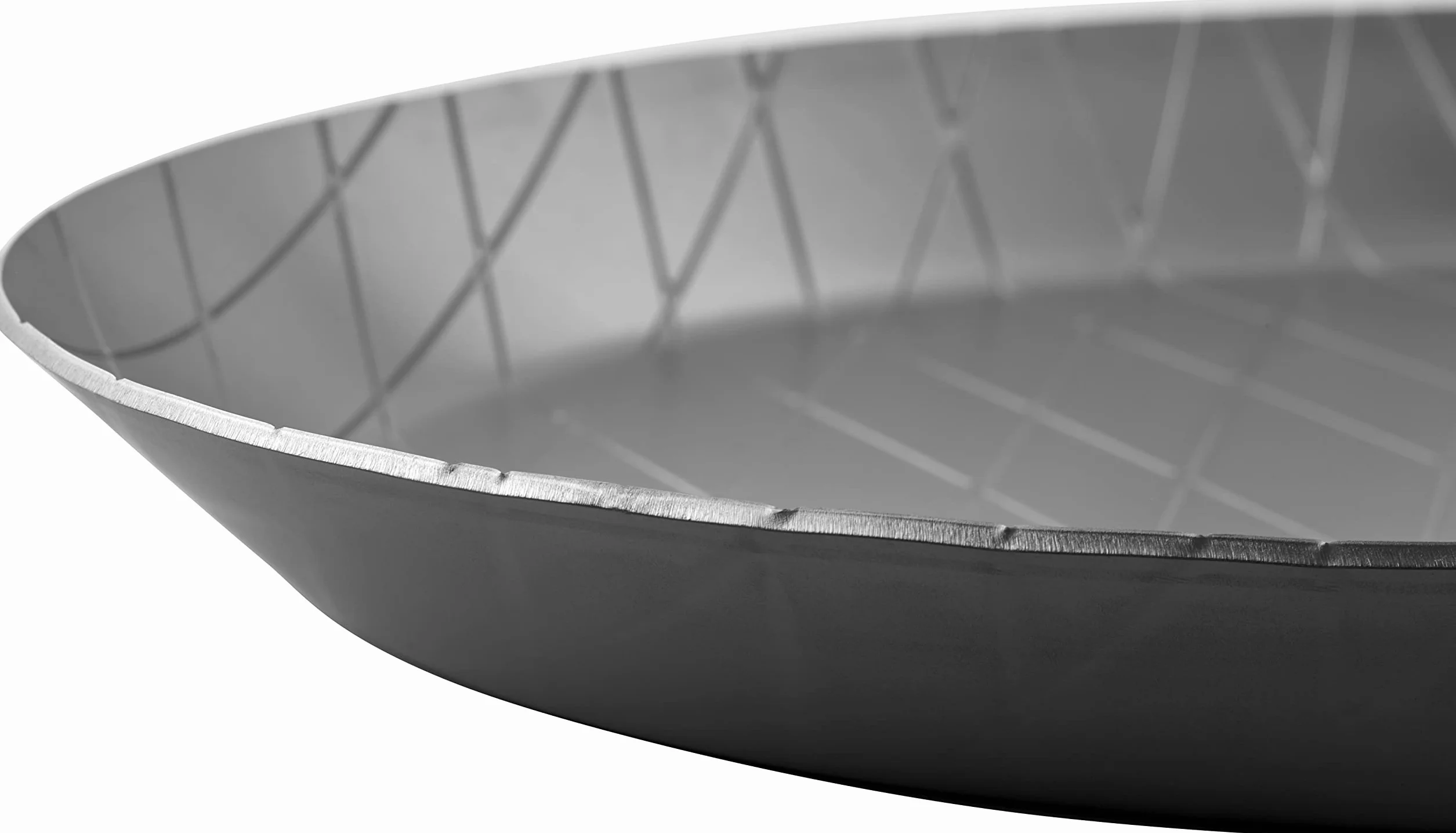 ZWILLING Forge Patelnia Żelazna - Wytrzymała do Specjalnych Smaków Pieczenia, ze Stabilną Podstawą i Wzorem Diamentowym, Ø 28 cm, Srebrna