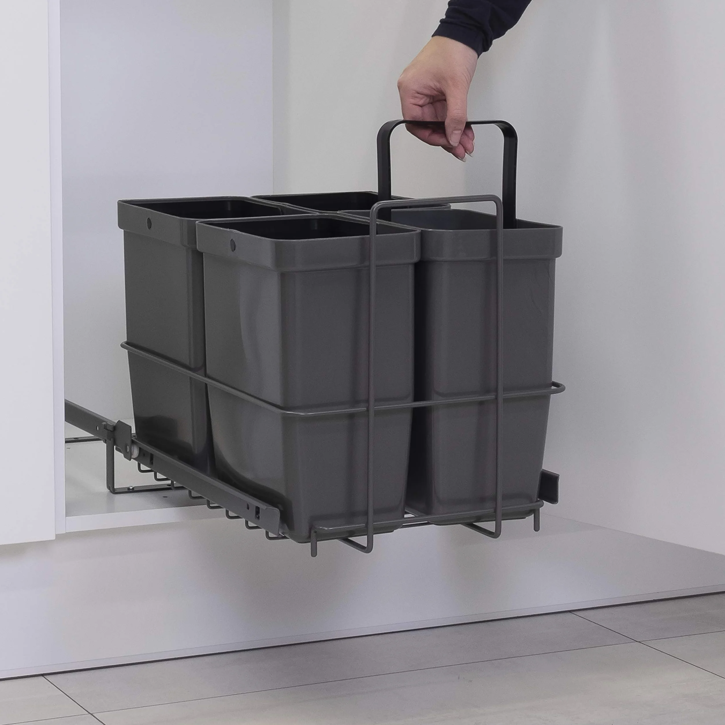 LM 79/4 kosz na śmieci do zabudowy, wysuwany kosz na śmieci 4 x 8 l, kolor antracytowy, 33,2 x 48 x 35,5 cm, system segregacji odpadów, szafka pod umywalkę