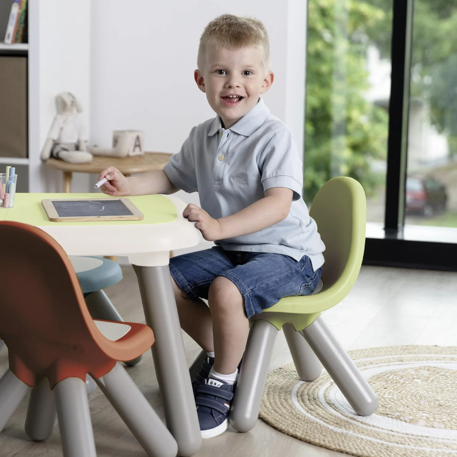 Smoby Life - Krzesło dziecięce w kolorze zielonym - Do użytku wewnątrz i na zewnątrz - Powłoka anty-UV - Materiał z recyklingu - Od 18 miesięcy - Wyprodukowano we Francji