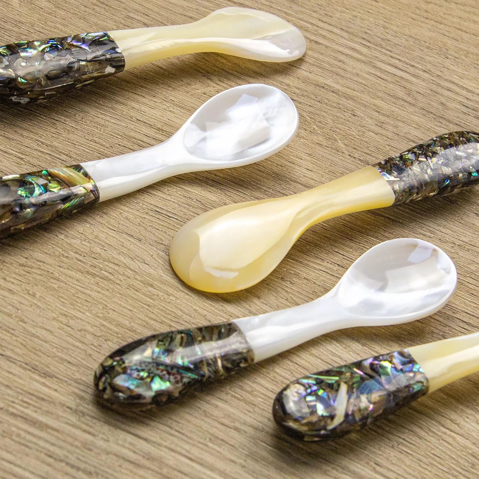 DUEBEL Zestaw 6 łyżek kawioru z uchwytem Abalone, 10 cm łyżeczki z masy perłowej do serwowania kawioru, serwowania jajek, naczyń stołowych na imprezy cateringowe, dekoracja stołu w restauracji