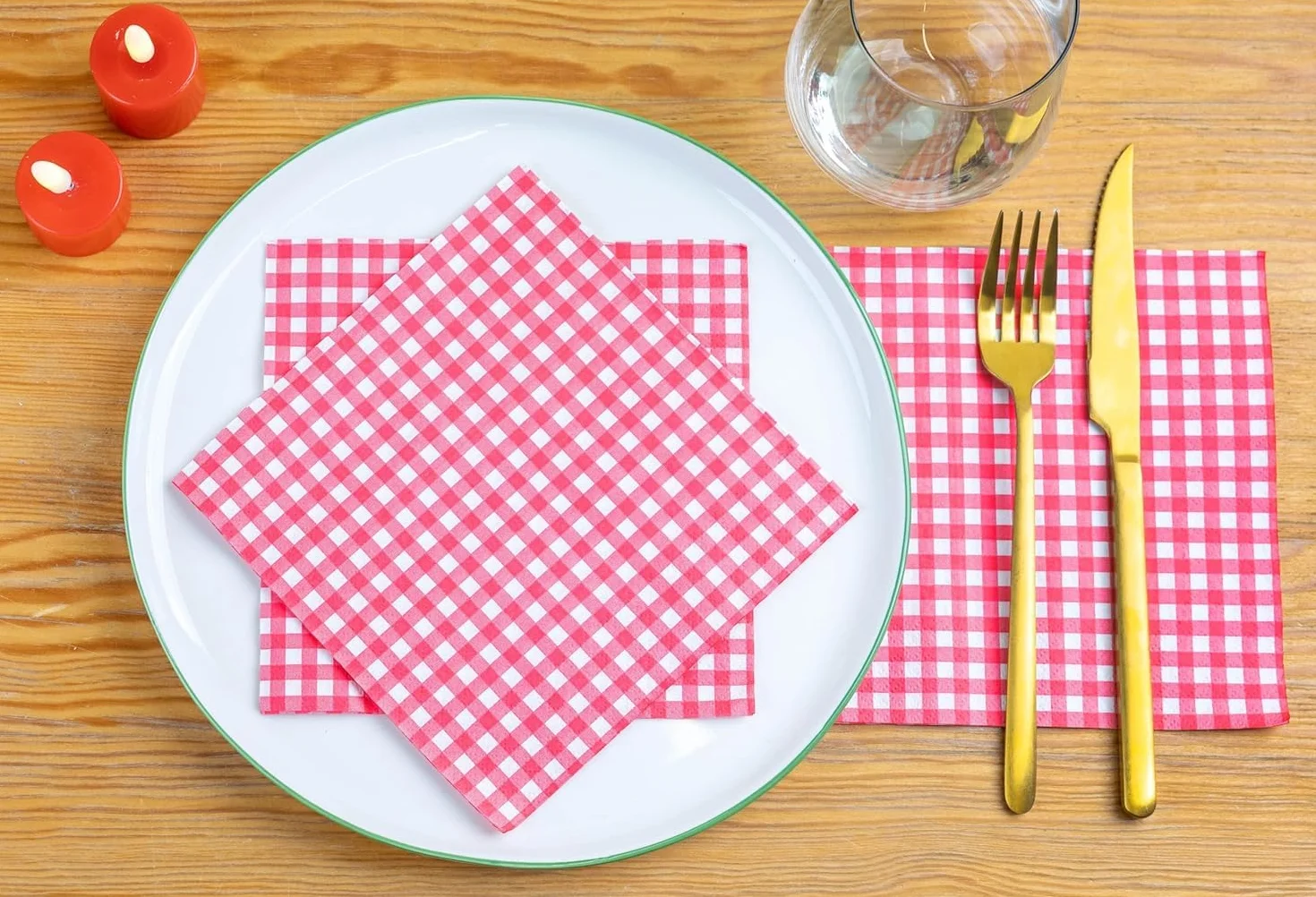 Talking Tables 100 sztuk miękkich papierowych serwetek w czerwoną kratkę na urodziny, wesele, Boże Narodzenie, catering, naczynia, jednorazowe, nadające się do recyklingu, wyprodukowane w UE,