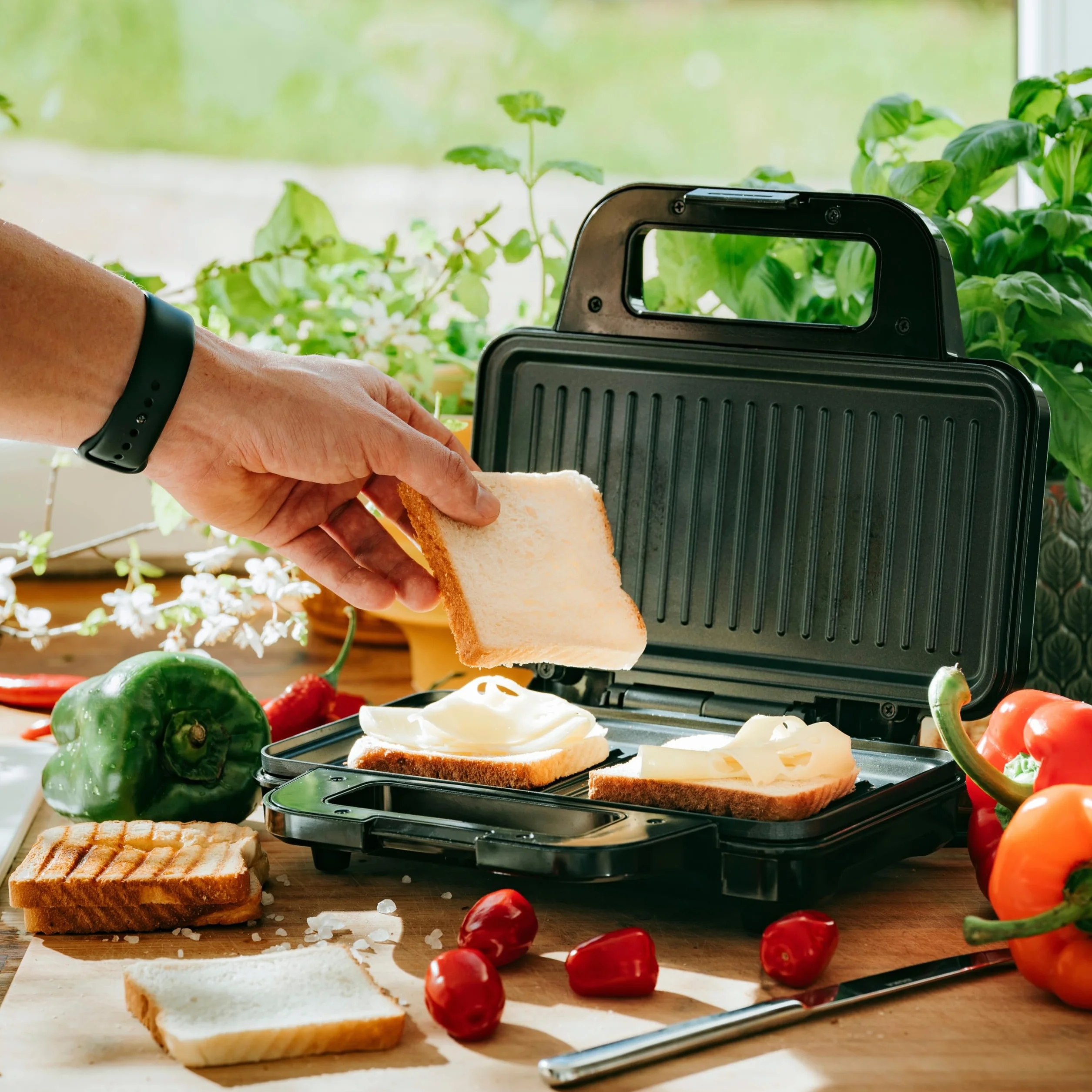 Camry - opiekacz do kanapek i panini grill w jednym – 2 w 1 – szybki grill tosty – kempingowy ekspres do kanapek