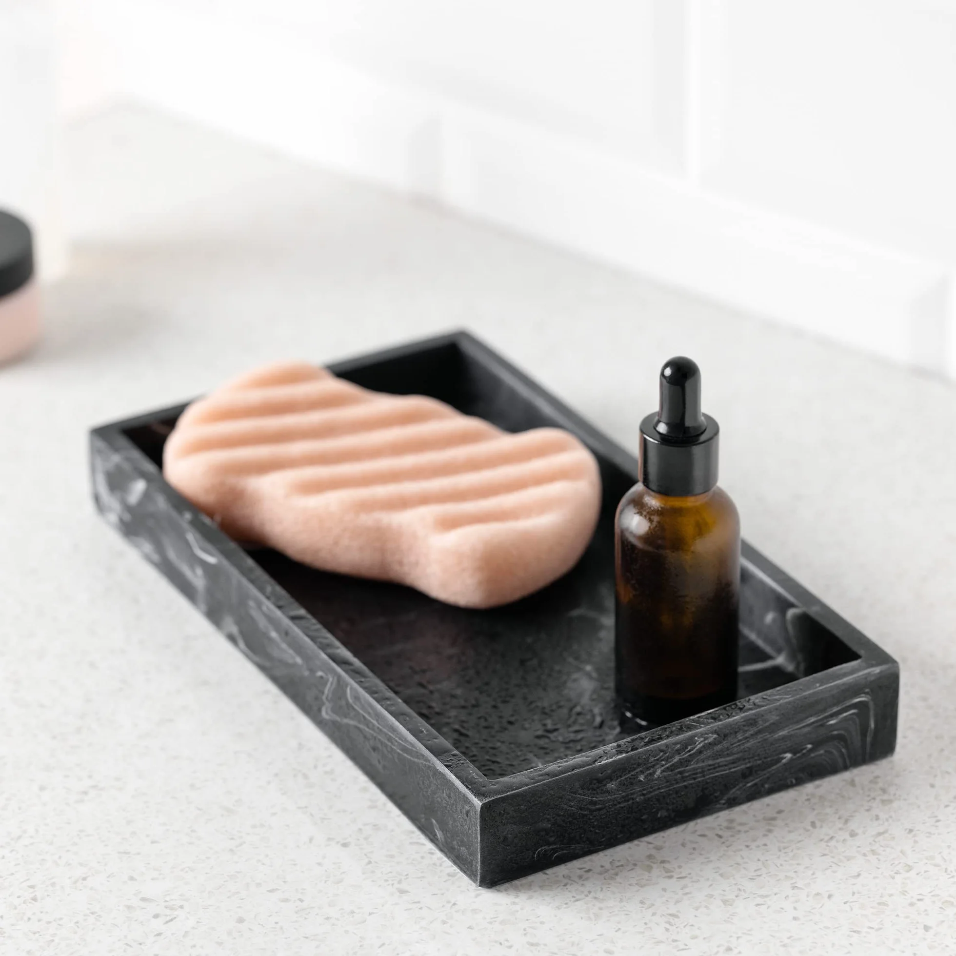 Navaris Taca na biżuterię z czarnego marmuru z żywicy – 23,5 cm x 12,5 cm spodka do organizacji, dekoracyjny pojemnik do łazienki, toaletki, biurko, światło