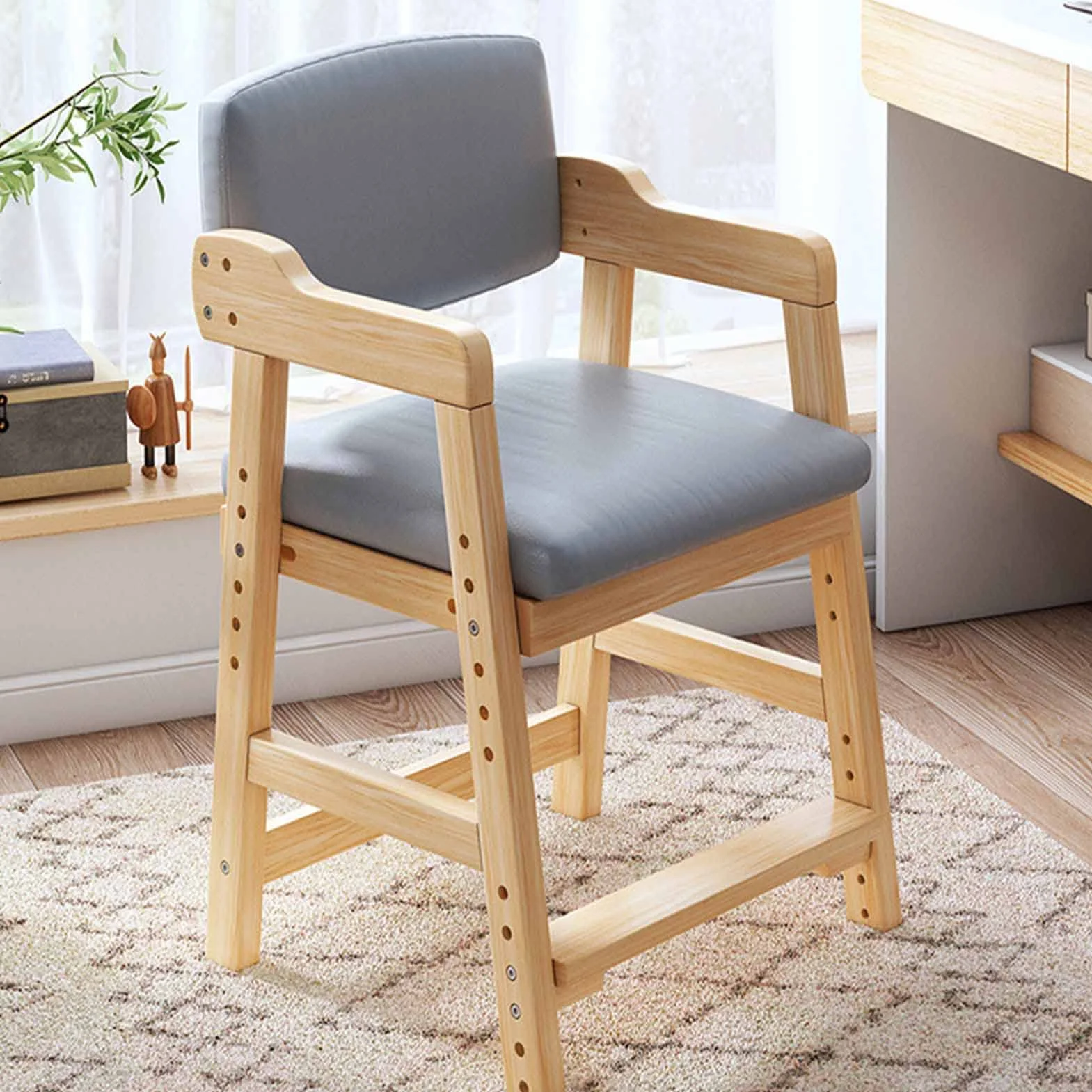 Regulowane siedzisko do nauki dla dzieci z pedałem nożnym – Krzesło z regulacją wysokości, sosnowe, ergonomiczne