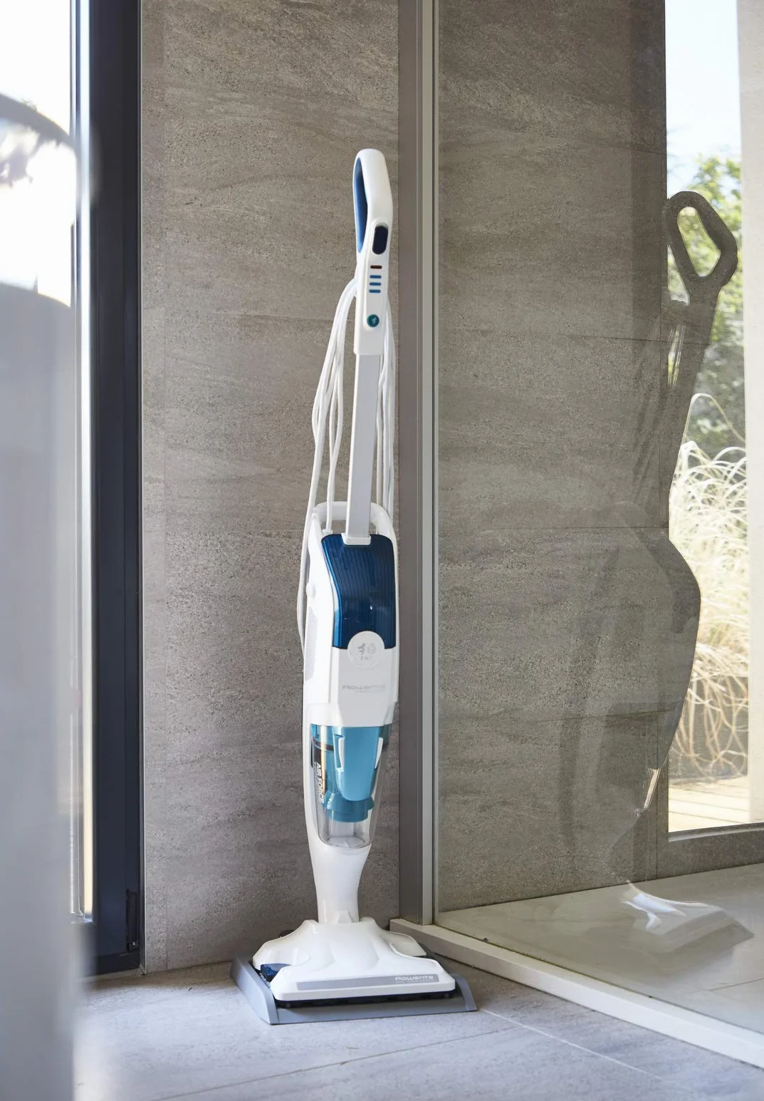 Rowenta 2 w 1 odkurzacz parowy, jednocześnie ssie i myje, eliminuje 99,9% bakterii, do wszystkich podłóg, bez detergentów, dyfuzor olejków eterycznych, Clean & Steam Revolution RY7757WH