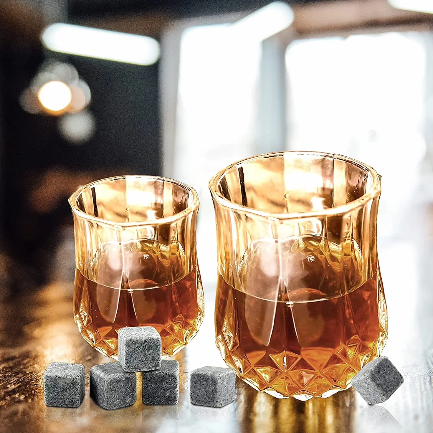 kamienie do whisky i szklanki, zestaw prezentowy dla mężczyzn, 8 granitowych kamieni do whisky + 2 kryształowe szklanki do whisky i aksamitna torba, na Dzień Ojca, Boże Narodzenie, prezent urodzinowy, prezent dla taty, chłopaka