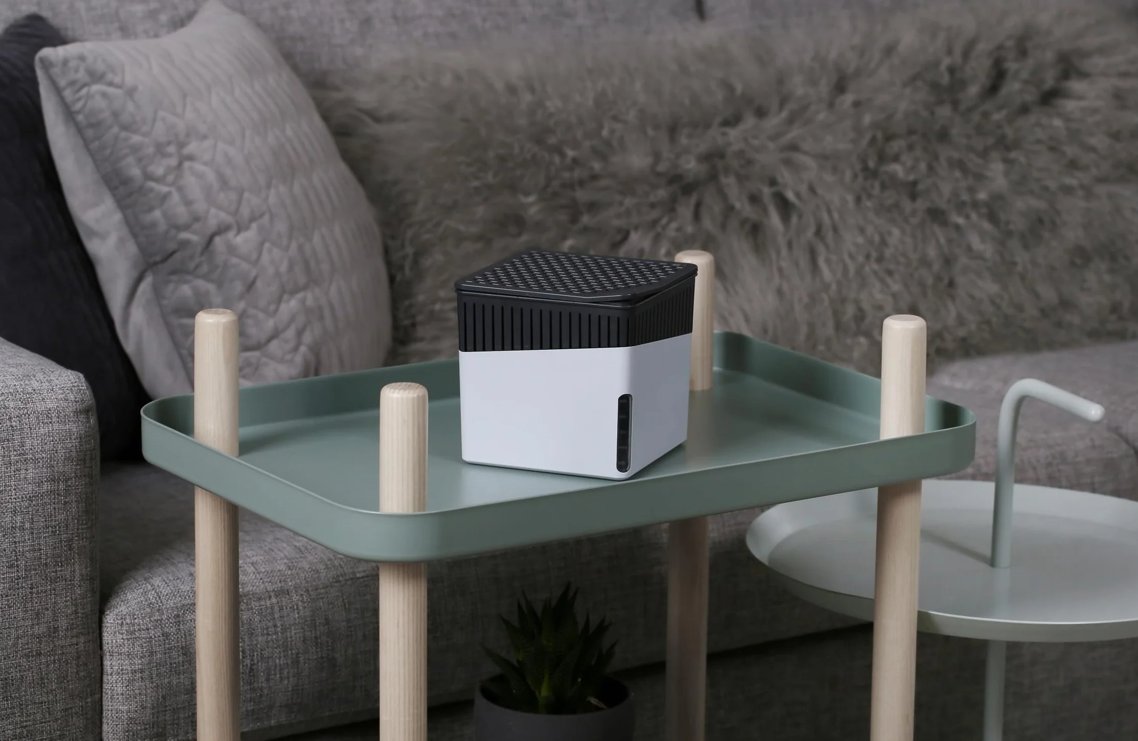 WENKO Osuszacz powietrza Cube, 1,6 l, 16,5 x 15,7 x 16,5 cm, Biały