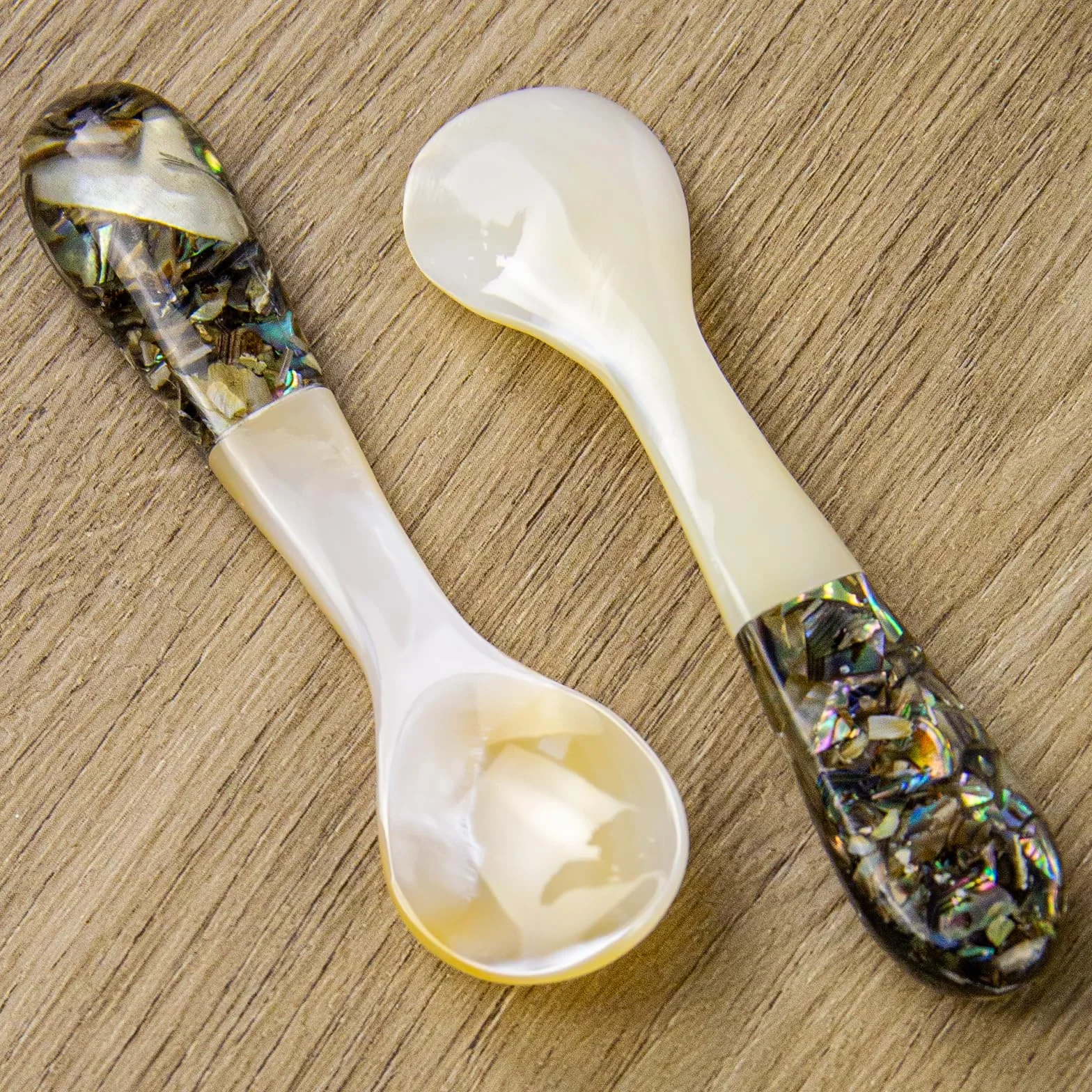 DUEBEL Zestaw 6 łyżek kawioru z uchwytem Abalone, 10 cm łyżeczki z masy perłowej do serwowania kawioru, serwowania jajek, naczyń stołowych na imprezy cateringowe, dekoracja stołu w restauracji