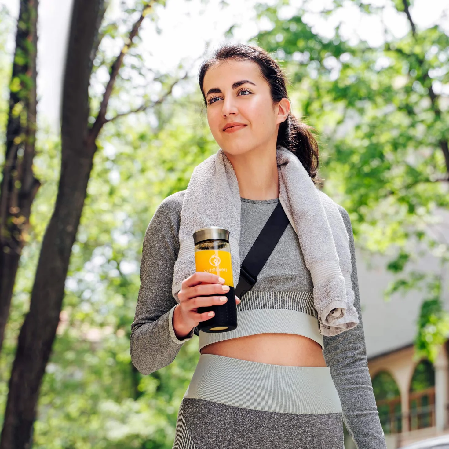 Nutrilovers Slow Juice szklana butelka na sok na wynos 450 ml odporna na zamrażanie szkło borokrzemowe BPA free