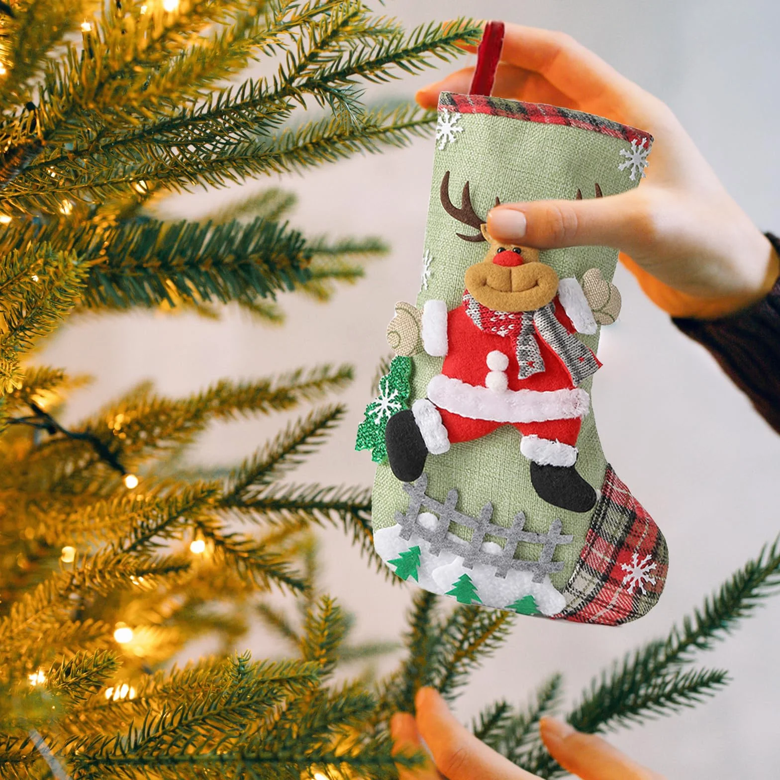 Świąteczne skarpety kominkowe O-Kinee 4 sztuki Boots Custom Christmas Socks Hanging Wypełniacz Dekoracja domu