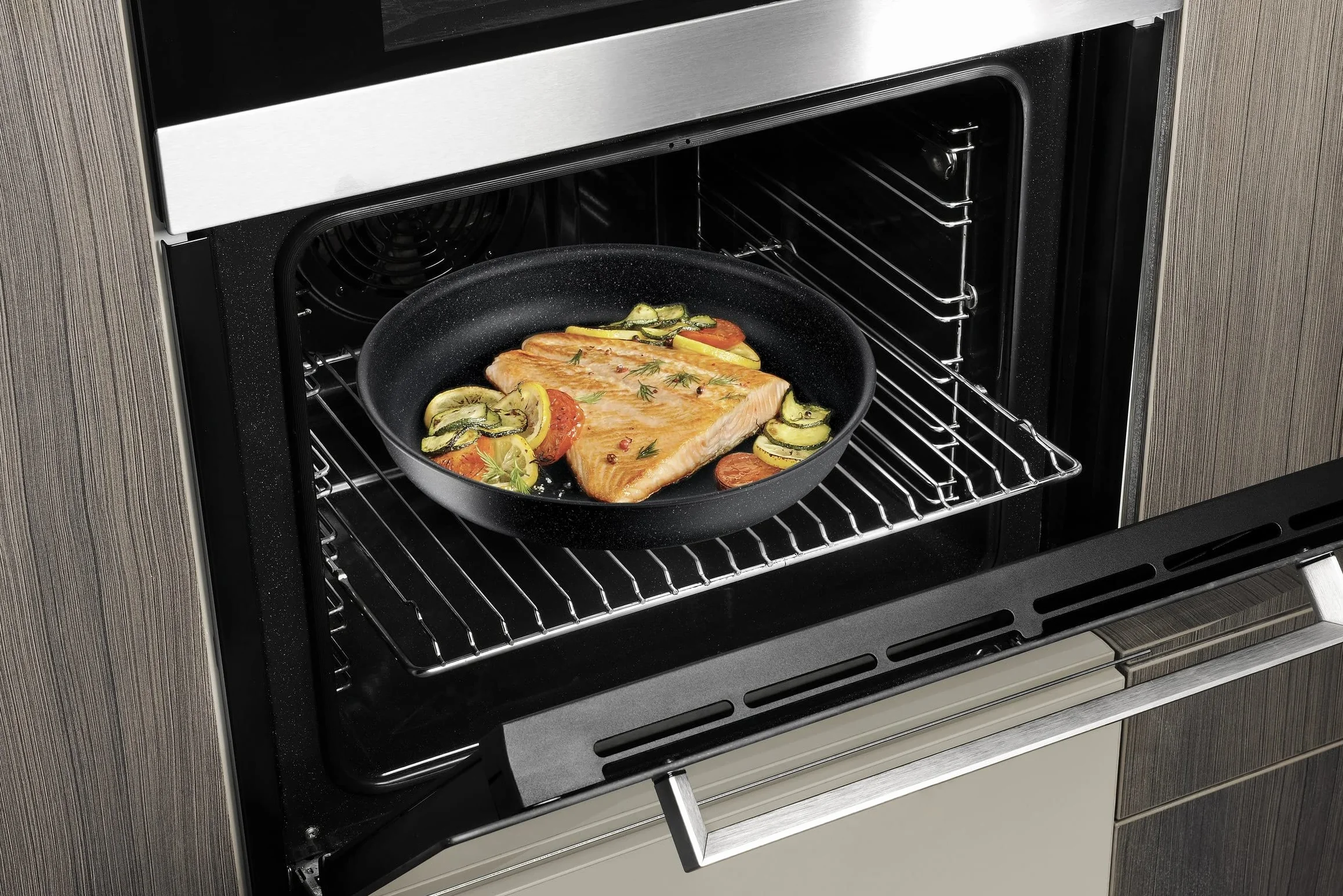 Tefal L39990 Ingenio Black Stone 3-częściowy zestaw patelni, możliwość układania w stos, powłoka nieprzywierająca, nadaje się do kuchenek indukcyjnych, wskaźnik temperatury sygnału termicznego, czarny