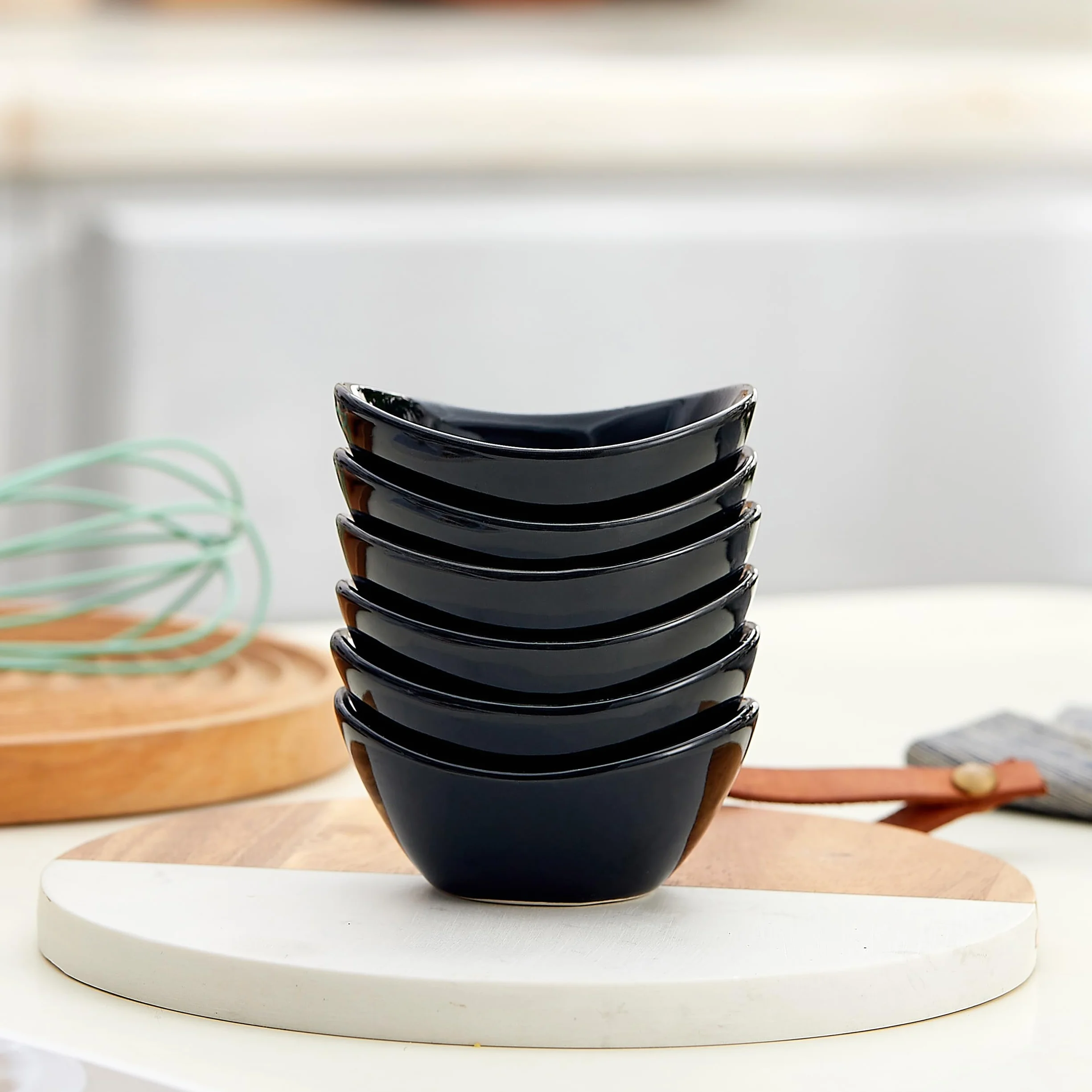 Ceramiczne miski do maczania, zestaw 6 sztuk, 1,5 g, biała miska do dipów, naczynia do sosu sojowego, mini miski do wędlin, sushi, sosu pomidorowego, grilla i artykułów imprezowych (czarne)