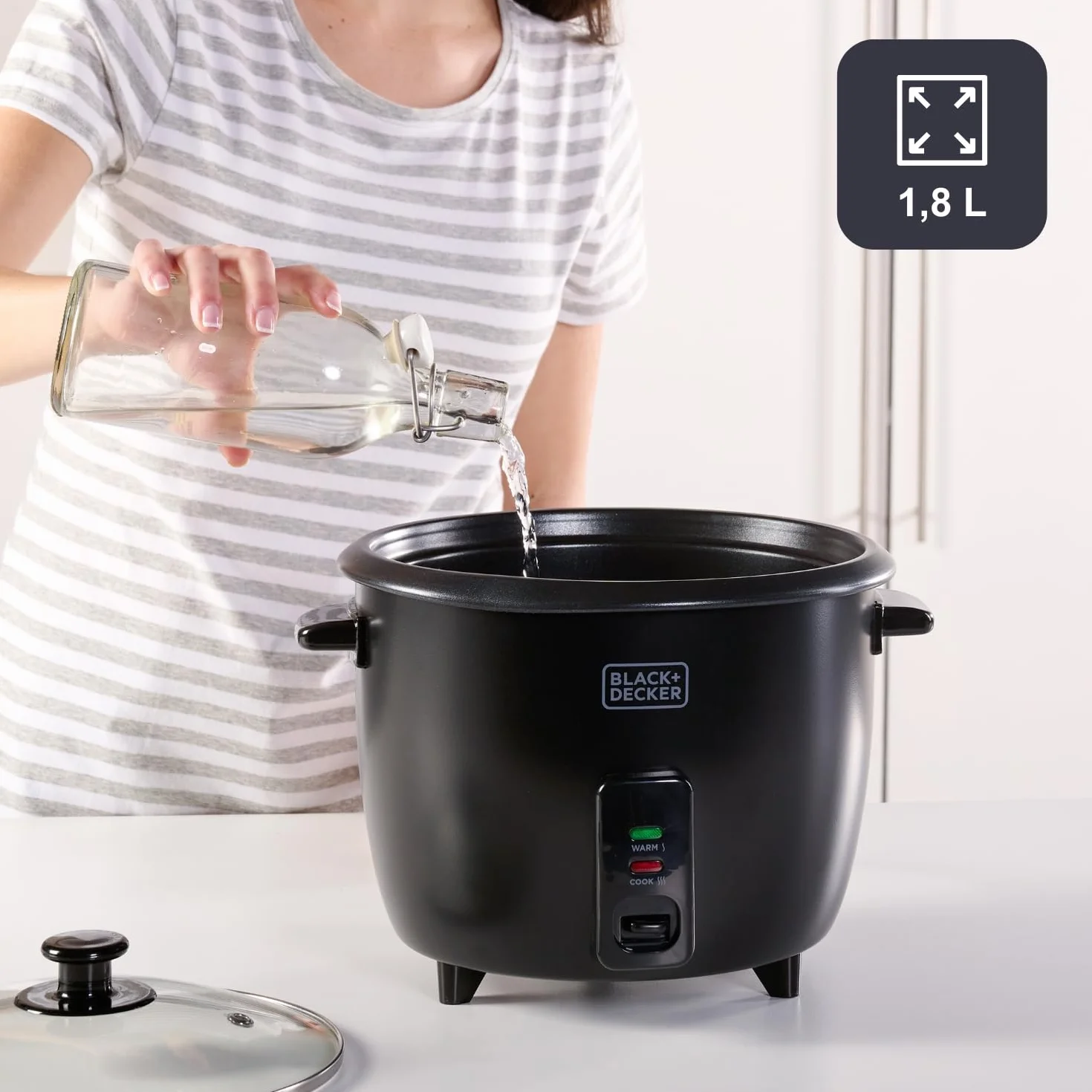 BLACK+DECKER Szybkowar do ryżu | BXRC1800E | 700 W | pojemność 1,8 litra | powłoka nieprzywierająca | funkcja gotowania i utrzymywania ciepła | akcesoria do gotowania na parze | biały