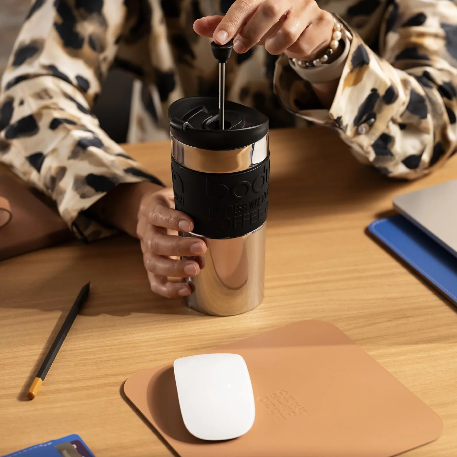 BODUM Travel French Press zestaw ekspresów do kawy, stal nierdzewna z dodatkową pokrywką, próżniowy, 350 ml, czarny