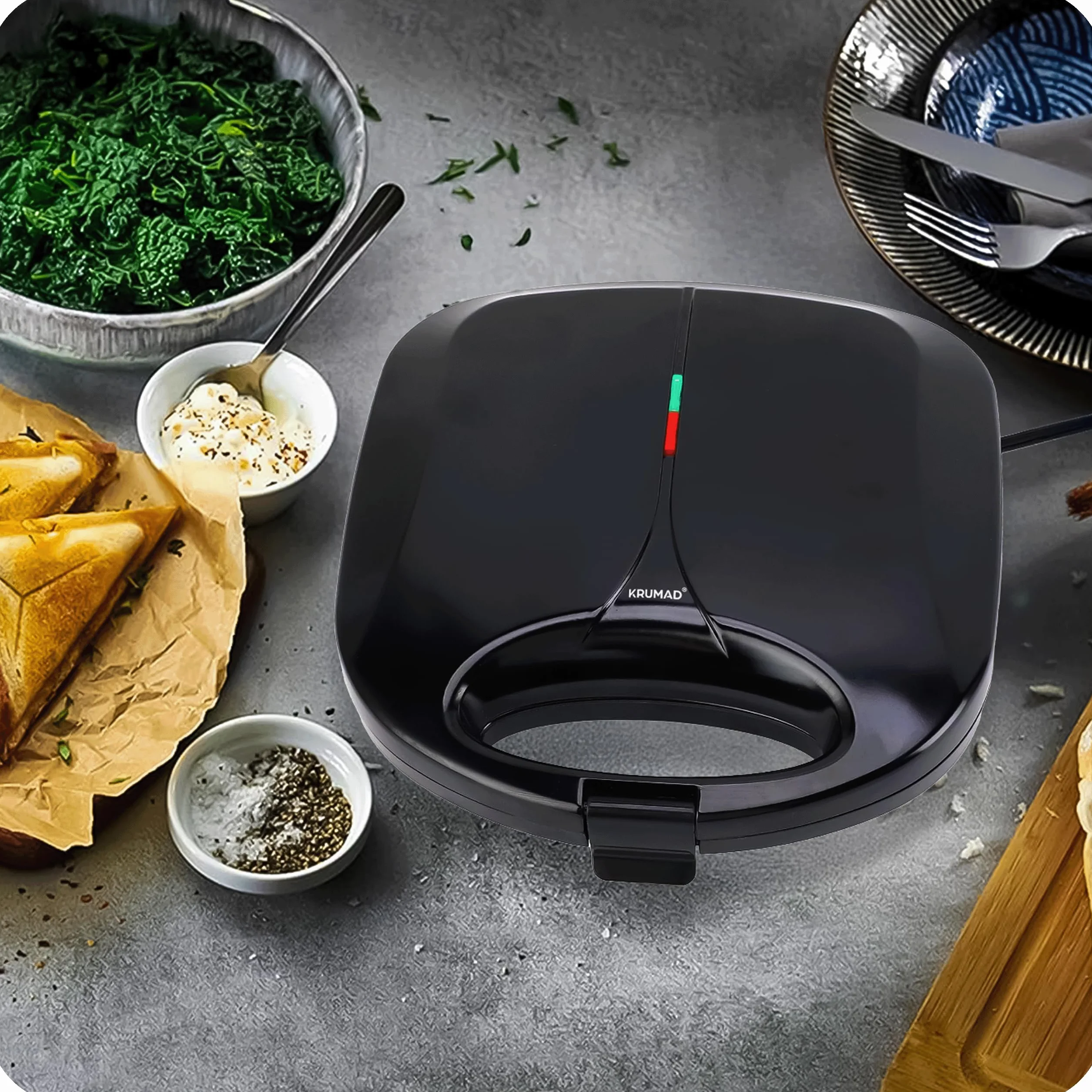 KRUMAD Opiekacz do kanapek 1000W – Dwuszczelinowy Sandwich Maker z powłoką nieprzywierającą, wskaźnikami LED i uchwytem termoizolacyjnym – Kompaktowy toster do tostów
