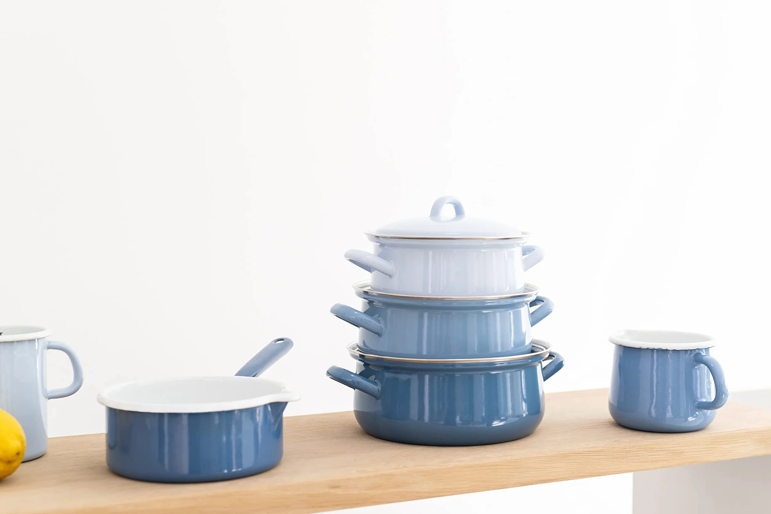 Riess Classic Nature Blue 0671-128 garnek z dziobem wykonany z emalii, nadaje się do wszystkich rodzajów kuchenek, średnica: 10 cm, pojemność: 0,75 l