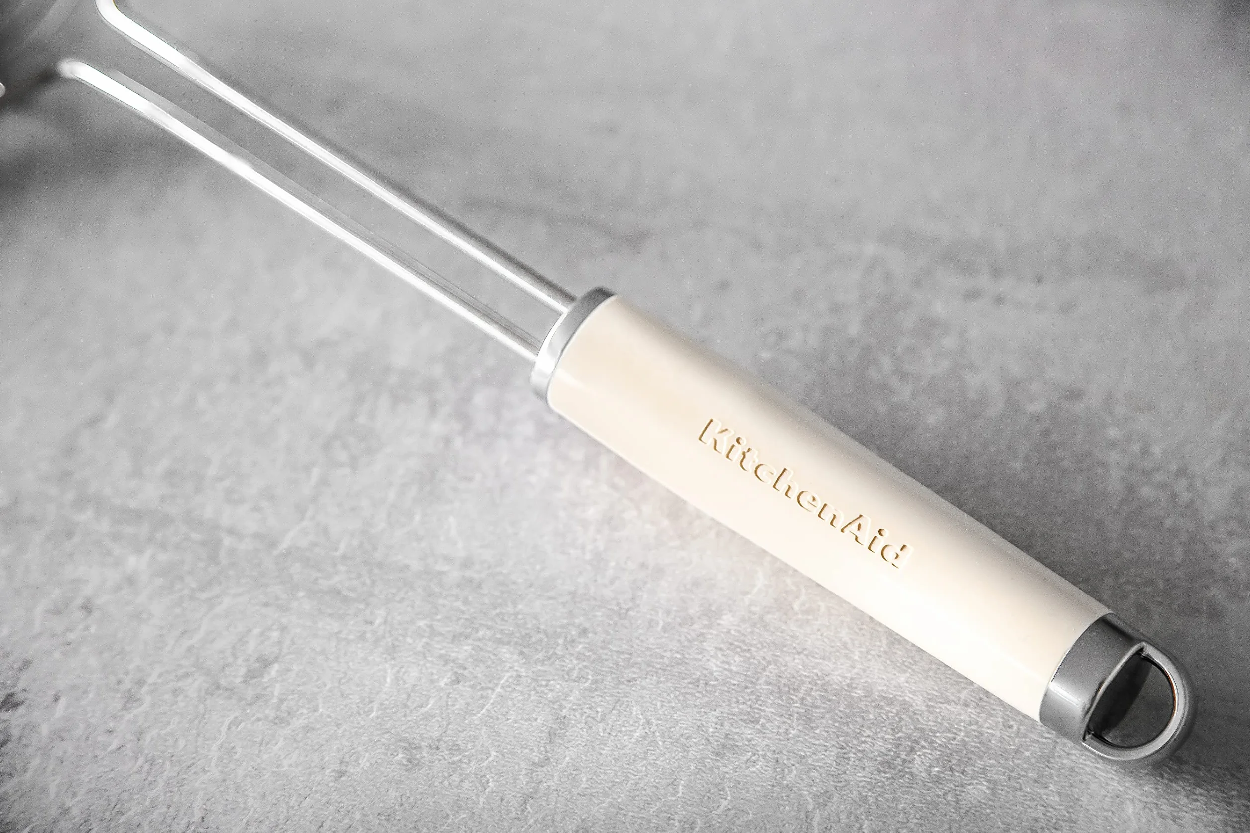 KitchenAid Cedzak z Rączką, Stal Nierdzewna - Kolor Almond Cream