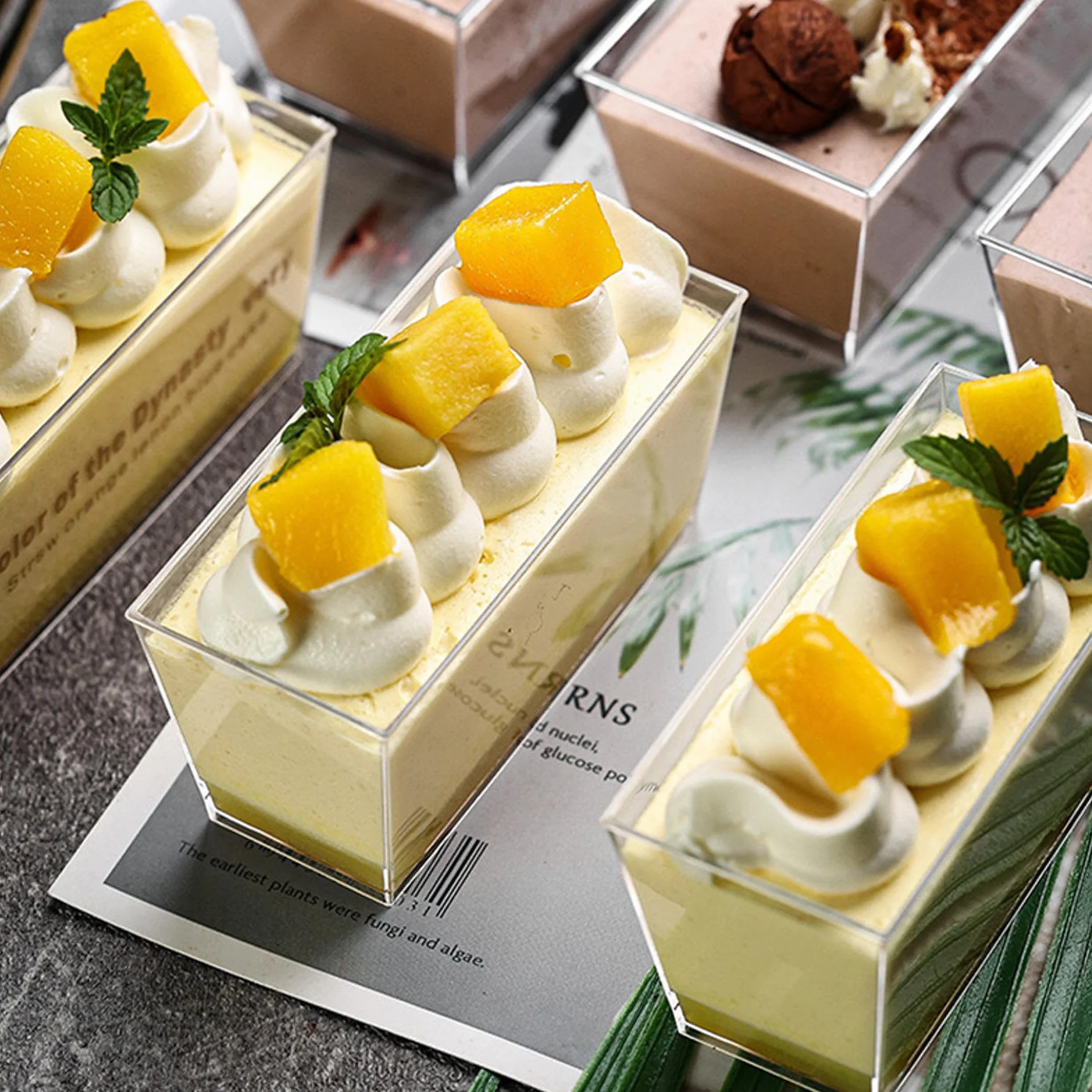 30 Sztuk Plastikowych Kubków Deserowych, Prostokątne, Przezroczyste Miseczki Deserowe, Wielokrotnego Użytku, Kwadratowe Kubki Deserowe, do Deserów, Puddingu, 140 ml, Materiał PS