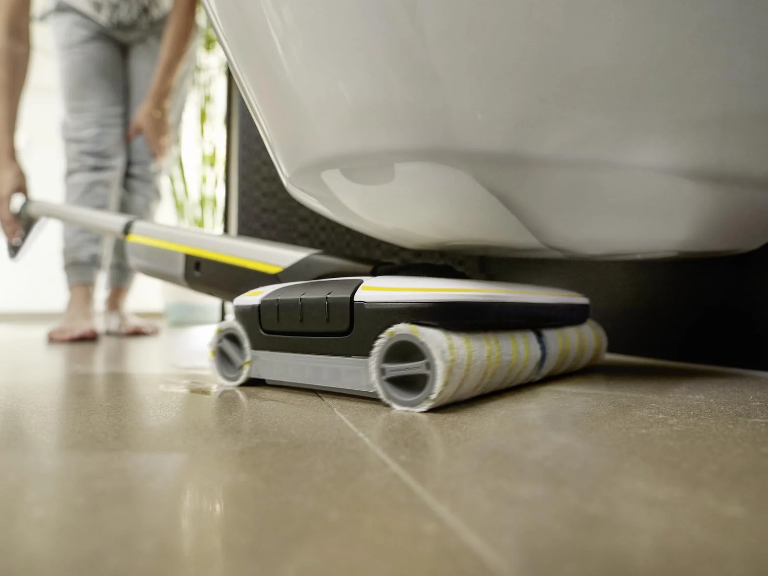 Kärcher Bezprzewodowy Mop Elektryczny FC 7 Cordless, Czas Pracy 45 Minut, Odkurzanie i Mycie w Jednym Kroku, Biały