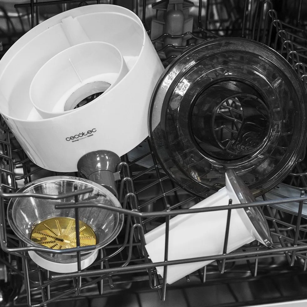Cecotec Blender do owoców i warzyw StrongTitanium 19000. Moc 650W, prędkość 19000 obr/min, powłoka tytanowa na dysku, kanał wejściowy XL, kolor biały
