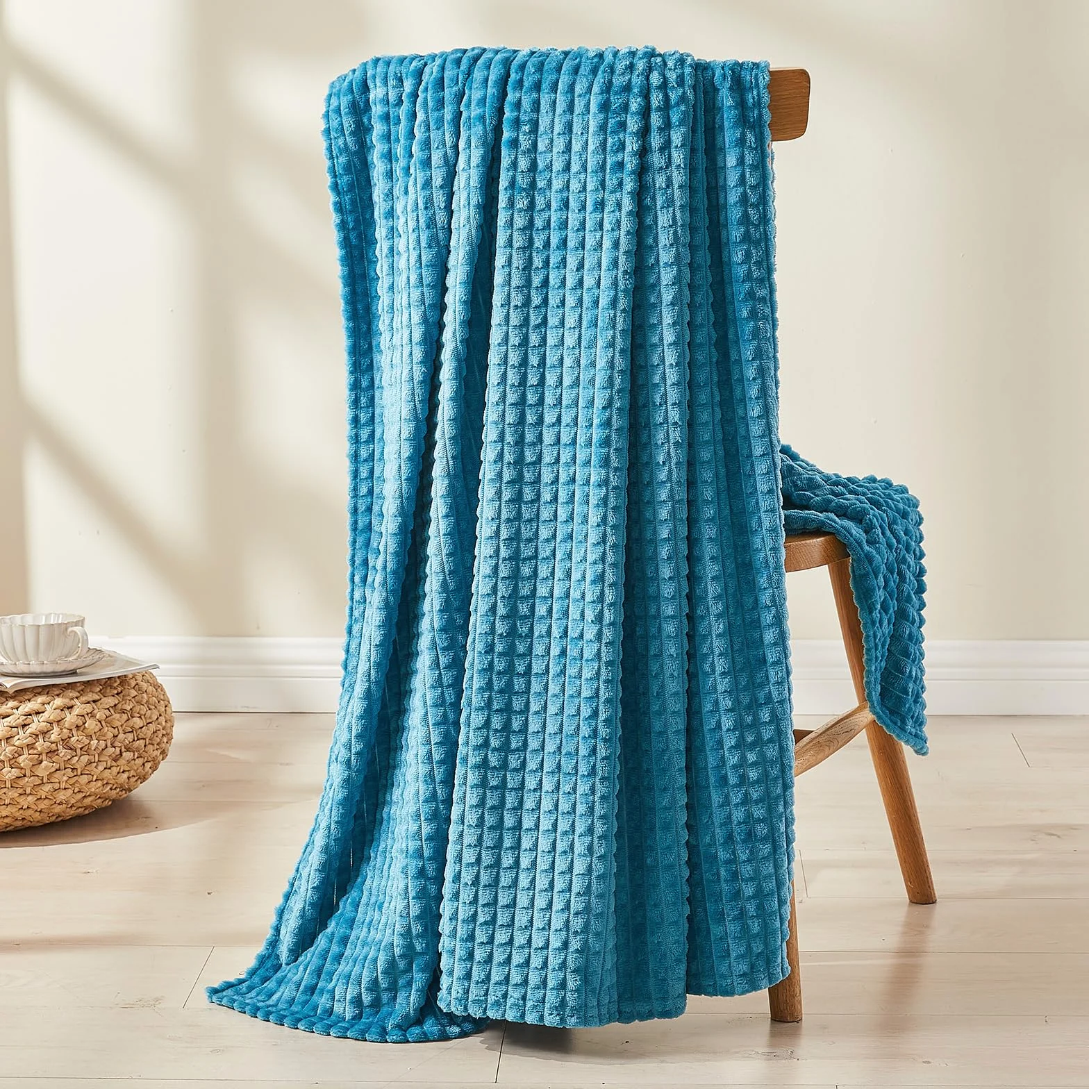 EMME Koc polarowy narzuta na sofę, miękki, puszysty, 200 x 230 cm, wrażenia dotykowe 3D, ciepła przytulna narzuta, uniwersalny pojedynczy koc flanelowy na łóżko, kanapę, sofę, fotele, turkusowy