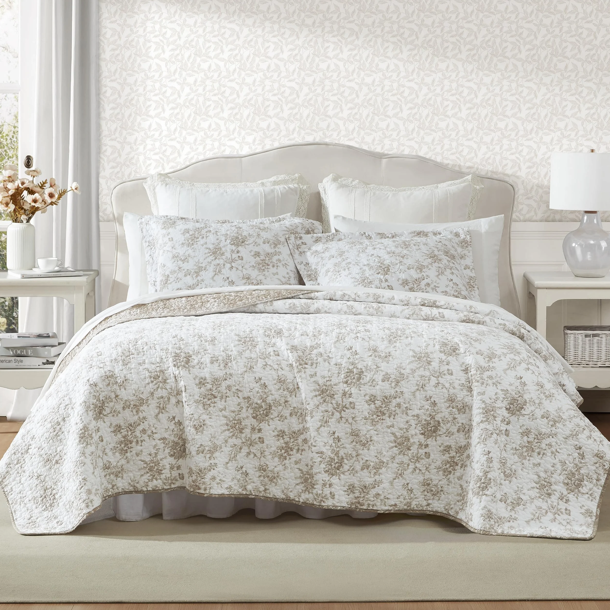 Laura Ashley Zestaw podwójnych kołder, dwustronna bawełniana pościel kwiatowa z pasującą poszewką, dekoracja domu na wszystkie pory roku (otoczony murem ogród brązowy, podwójny)