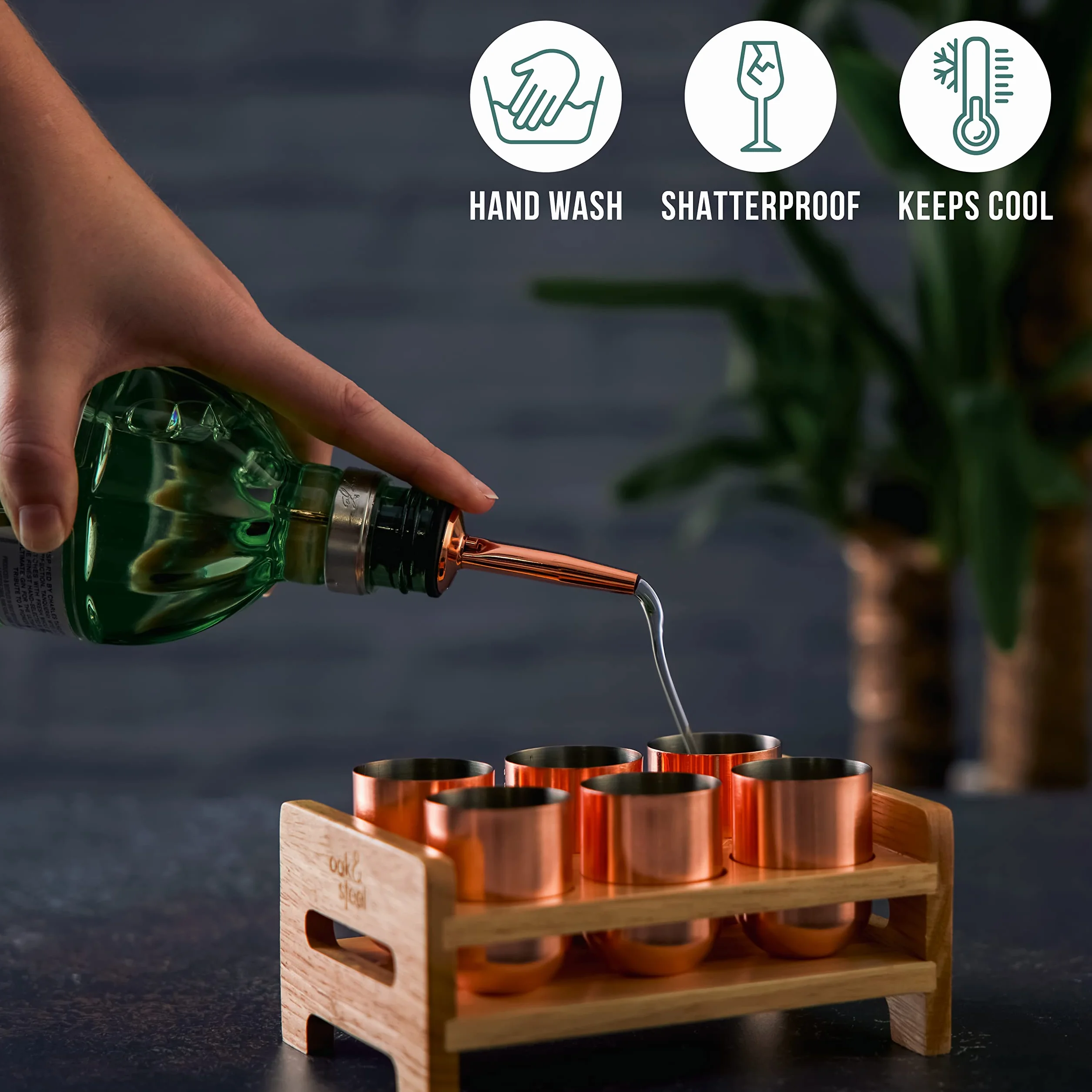 Dąb i stal – 6 miedzianych kubków ze stali nierdzewnej w kolorze różowego złota mini nietłukące się kieliszki utrzymują chłód napoju, 50 ml z wysokiej jakości drewnianym uchwytem na tacę