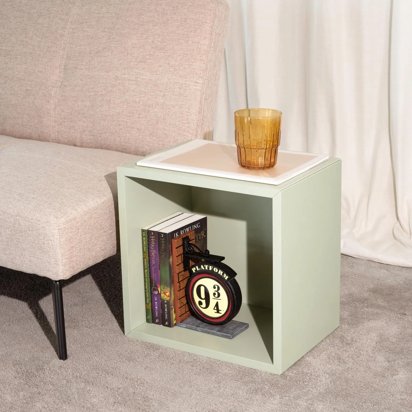 Grupo Erik Bookends - Harry Potter Platform 9 3/4 Sign Book Ends | Harry Potter Gifts, Harry Potter Merchandise, Book End, Bookend, Room Decor, Home Decor