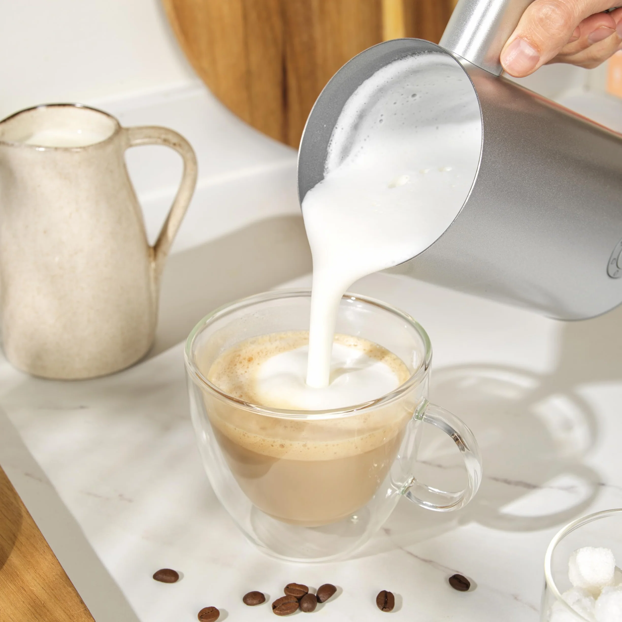 Salter Aspen Spieniacz do mleka – Elektryczny spieniacz 4 w 1, goracy i zimny, kontrola temperatury Strix, kawa, cappuccino, latte; pojemnosc: spienianie 150ml/podgrzewanie 300ml, EK6359MMSVDE