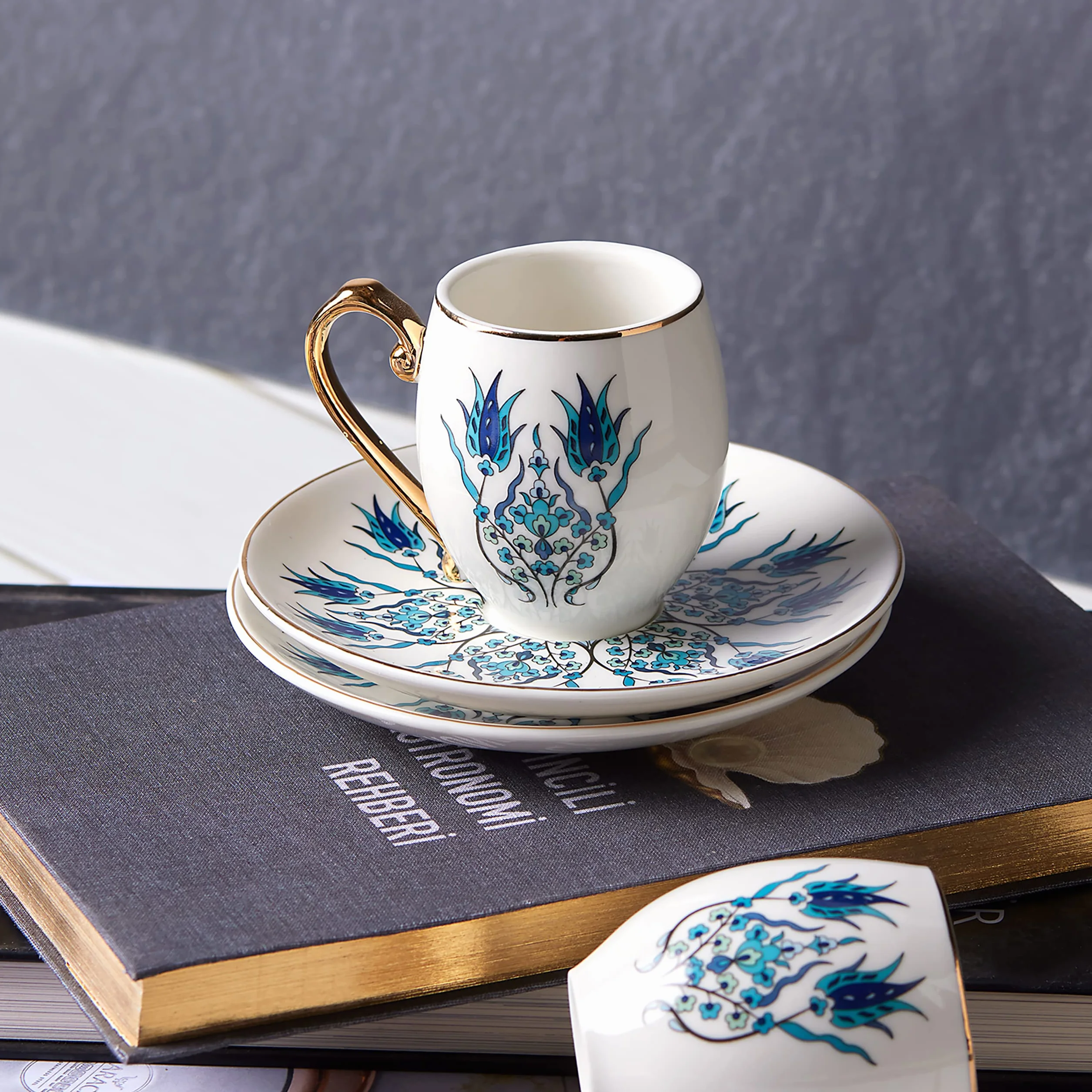 Karaca Iznik 12-częściowy zestaw porcelanowych filiżanek do kawy po turecku 90 ml
