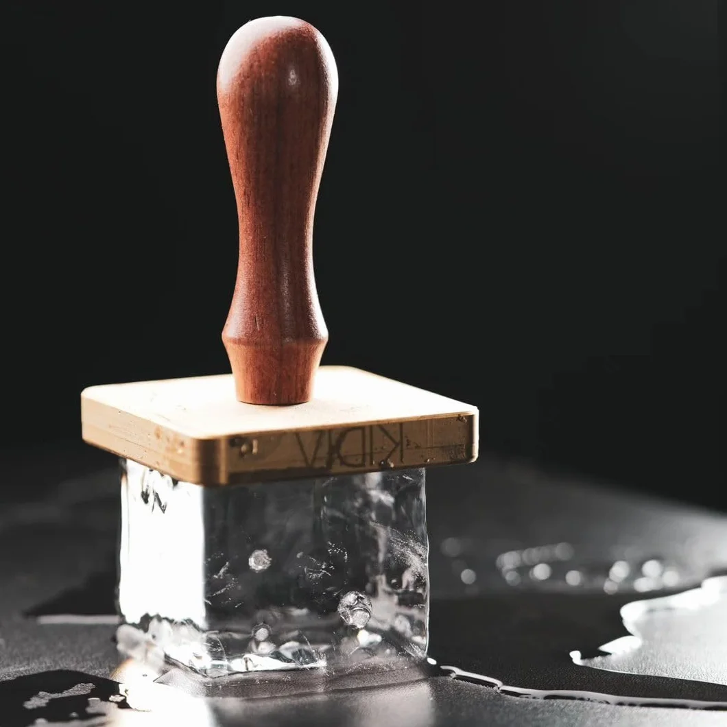Kidia Ice Clear Cube Maker – Przezroczyste Kostki Lodu 8× 5x5x5 cm – Zamrażanie Kierunkowe, Silikon Spożywczy, Izolowany Pojemnik