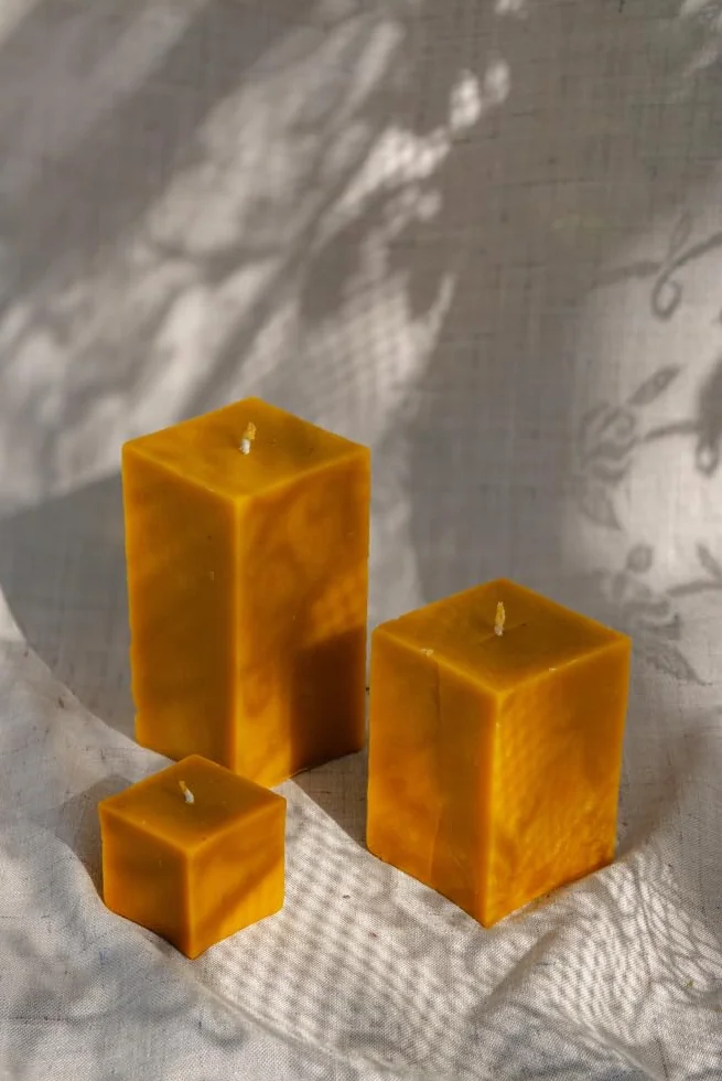 BeesWax World świece z wosku pszczelego – ręcznie wykonane prostopadłościanki i kostki w 4 rozmiarach – 100% czysty wosk pszczeli – bezdymne i trwałe – pomysł na prezent (Prostopadłościan Średni)
