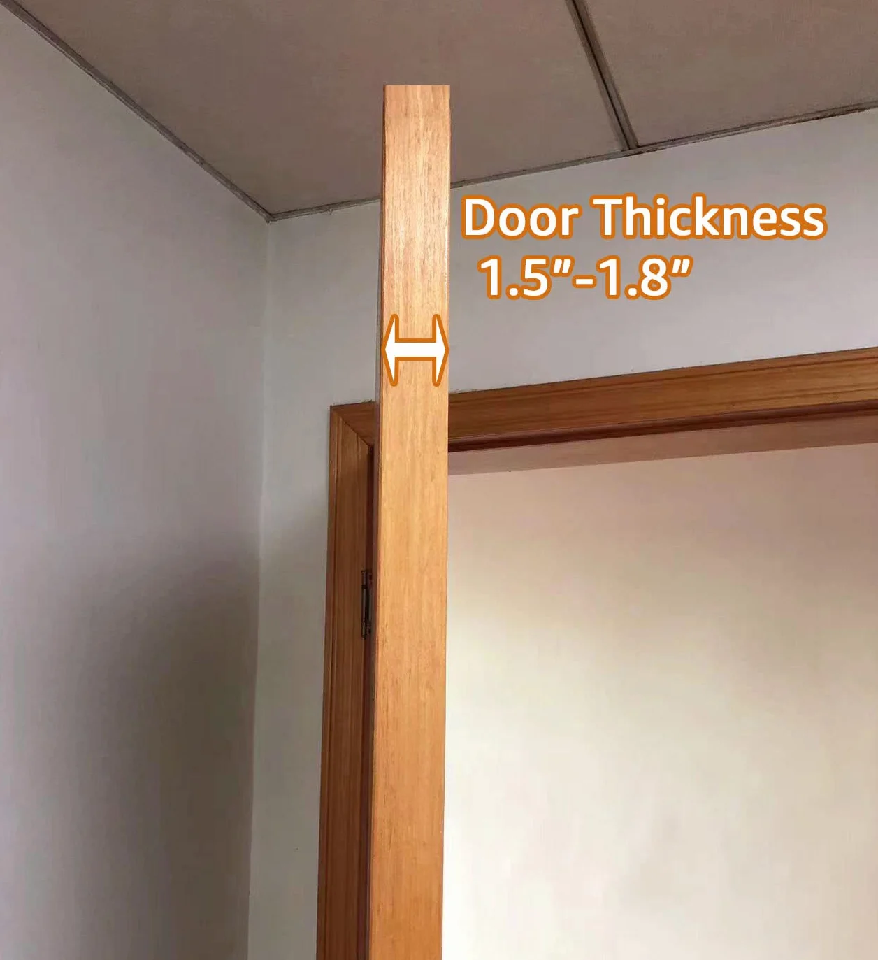 Amazon Basics Organizer na buty do zawieszenia na drzwiach z 24 średnimi kieszeniami, jasnoszary