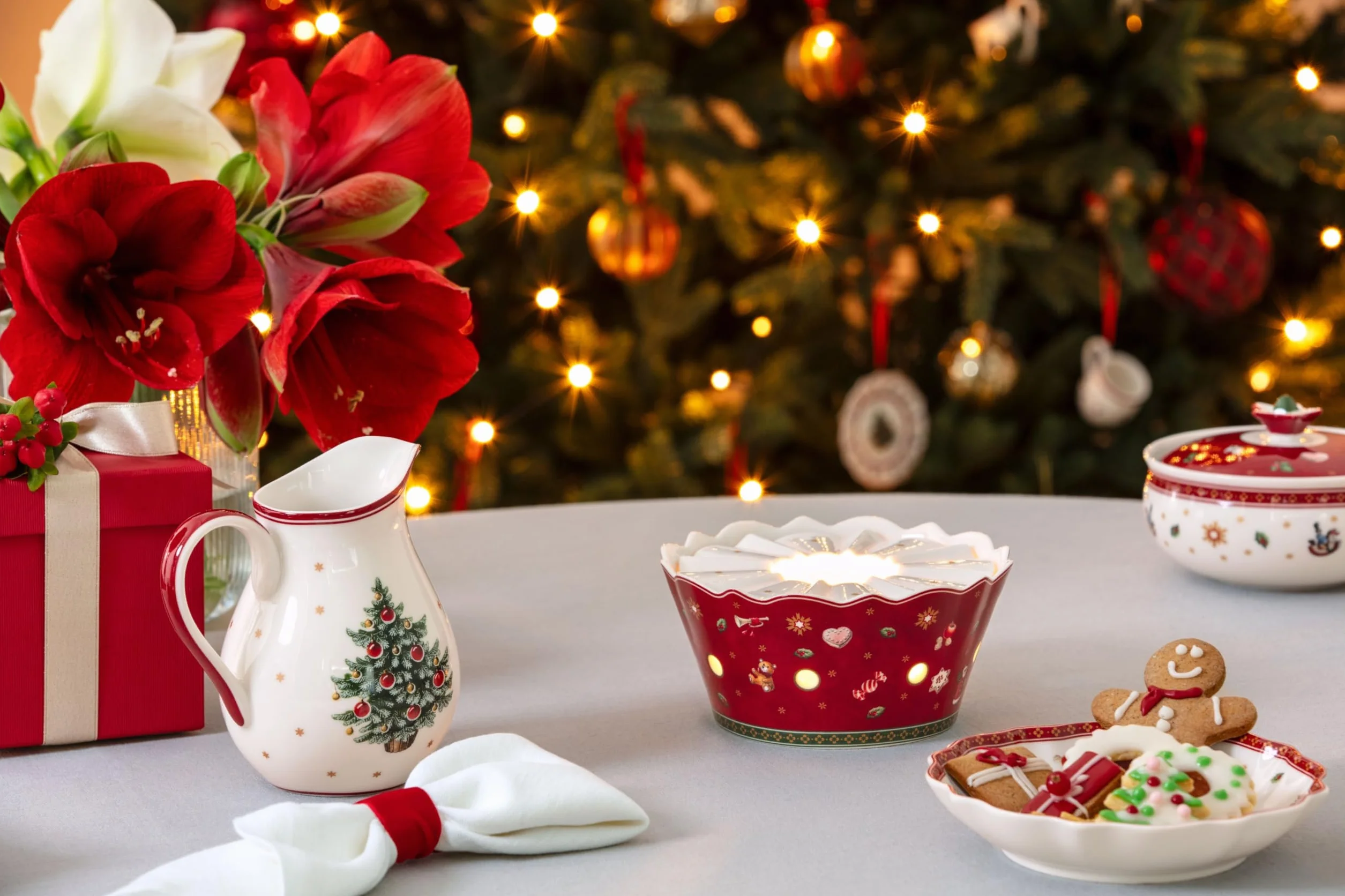 Villeroy & Boch - Toy's Delight podgrzewacz kolorowy, Boże Narodzenie, podgrzewacz do herbaty, naczynie świąteczne, motyw świąteczny, porcelana Premium