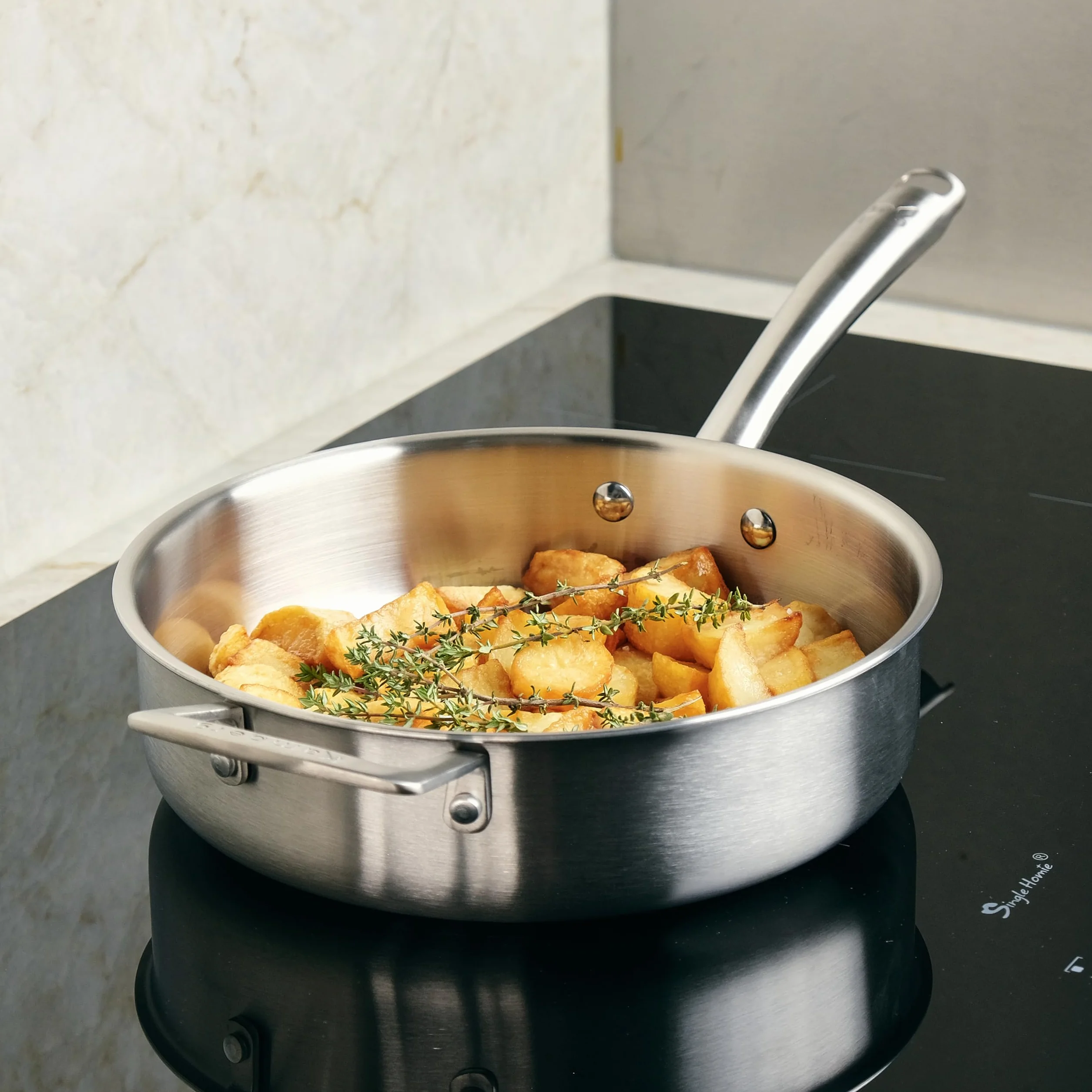 KAMBERG - Sauteuse Ø28 cm ze stali nierdzewnej 18/10 Triply - bez PFAS - Pokrywa w zestawie - Wszystkie palniki, w tym indukcyjne i piekarnik - 0008279