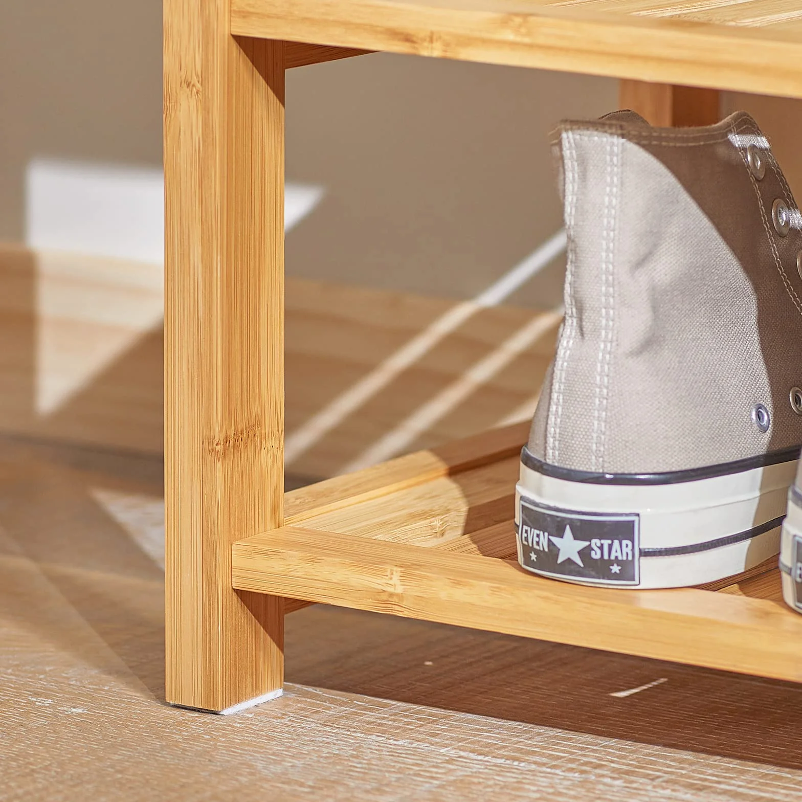 SoBuy® FSR49-N bambusowy stojak na buty, ławka na buty z podnoszonym siedziskiem i poduszką do siedzenia, organizer do przedpokoju, do przechowywania butów, z szufladą