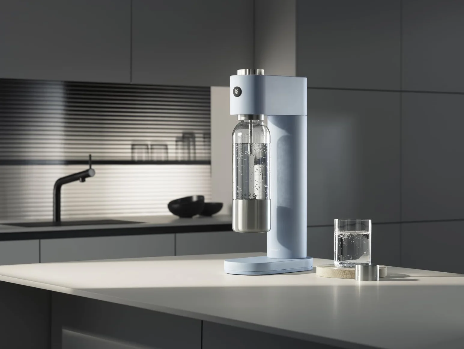 WMF Element One saturator do wody – w pełni automatyczna maszyna do saturowania ze stali nierdzewnej z 3 poziomami regulacji, oszczędzająca miejsce konstrukcja, elegancki ekspres do napojów gazowanych