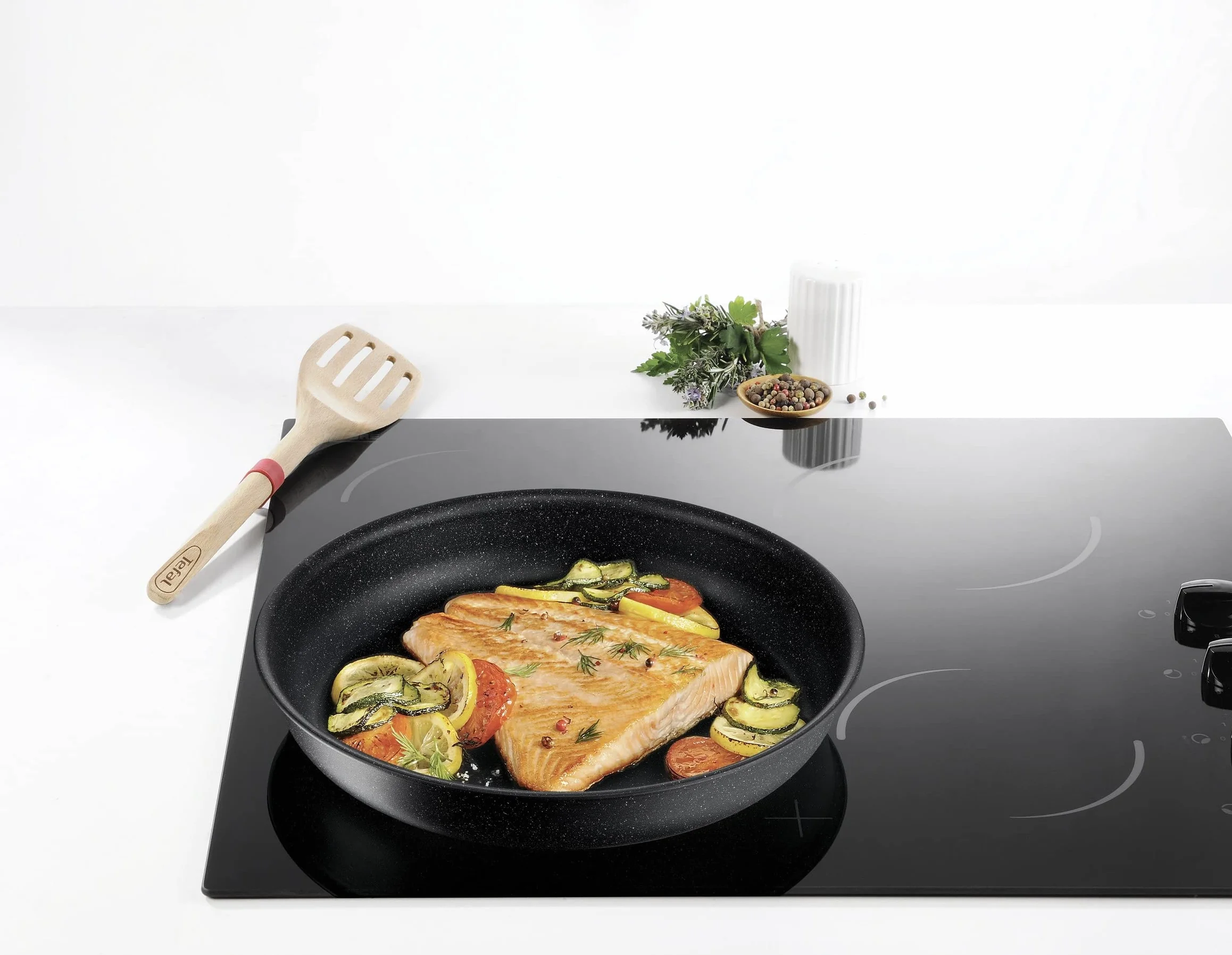 Tefal L39990 Ingenio Black Stone 3-częściowy zestaw patelni, możliwość układania w stos, powłoka nieprzywierająca, nadaje się do kuchenek indukcyjnych, wskaźnik temperatury sygnału termicznego, czarny