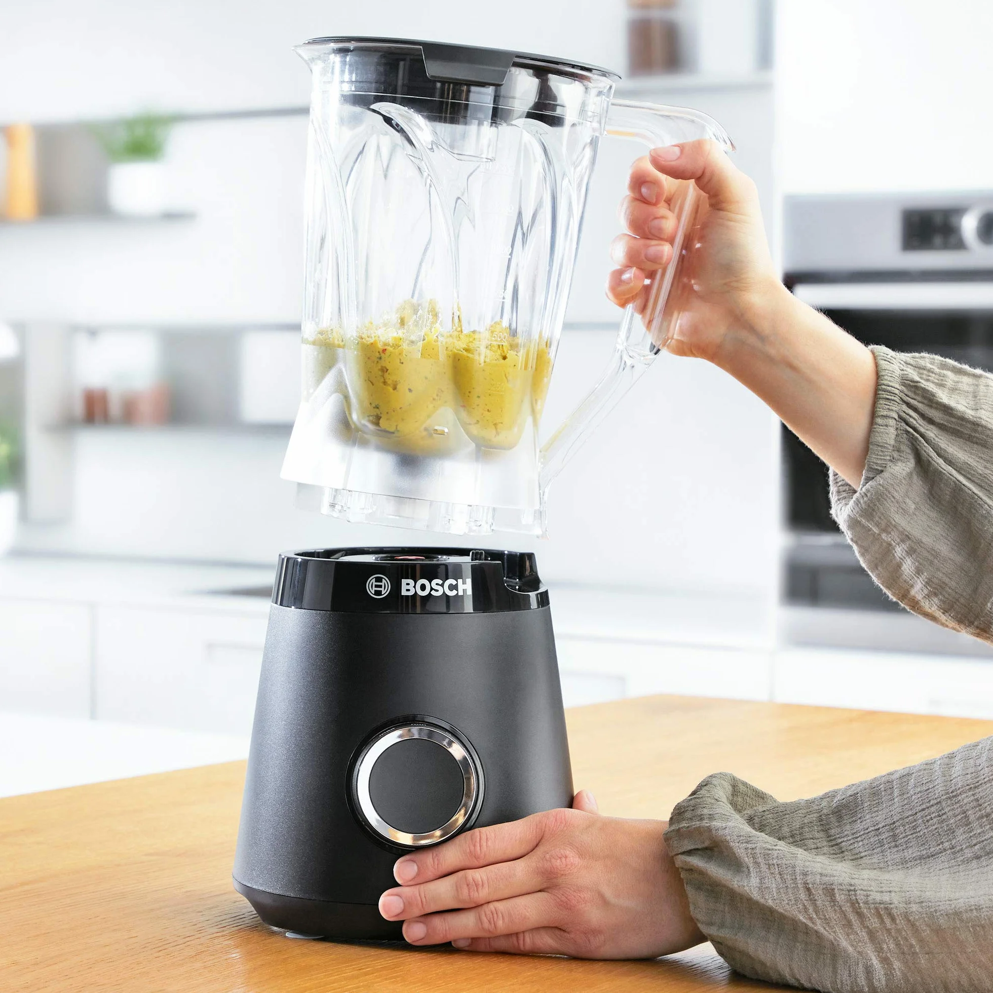Bosch VitaPower Serie 4 Blender Kielichowy, długa żywotność, wytrzymała konstrukcja, łatwy w czyszczeniu, moc silnika 1200 W, kolor czarny MMB6141B