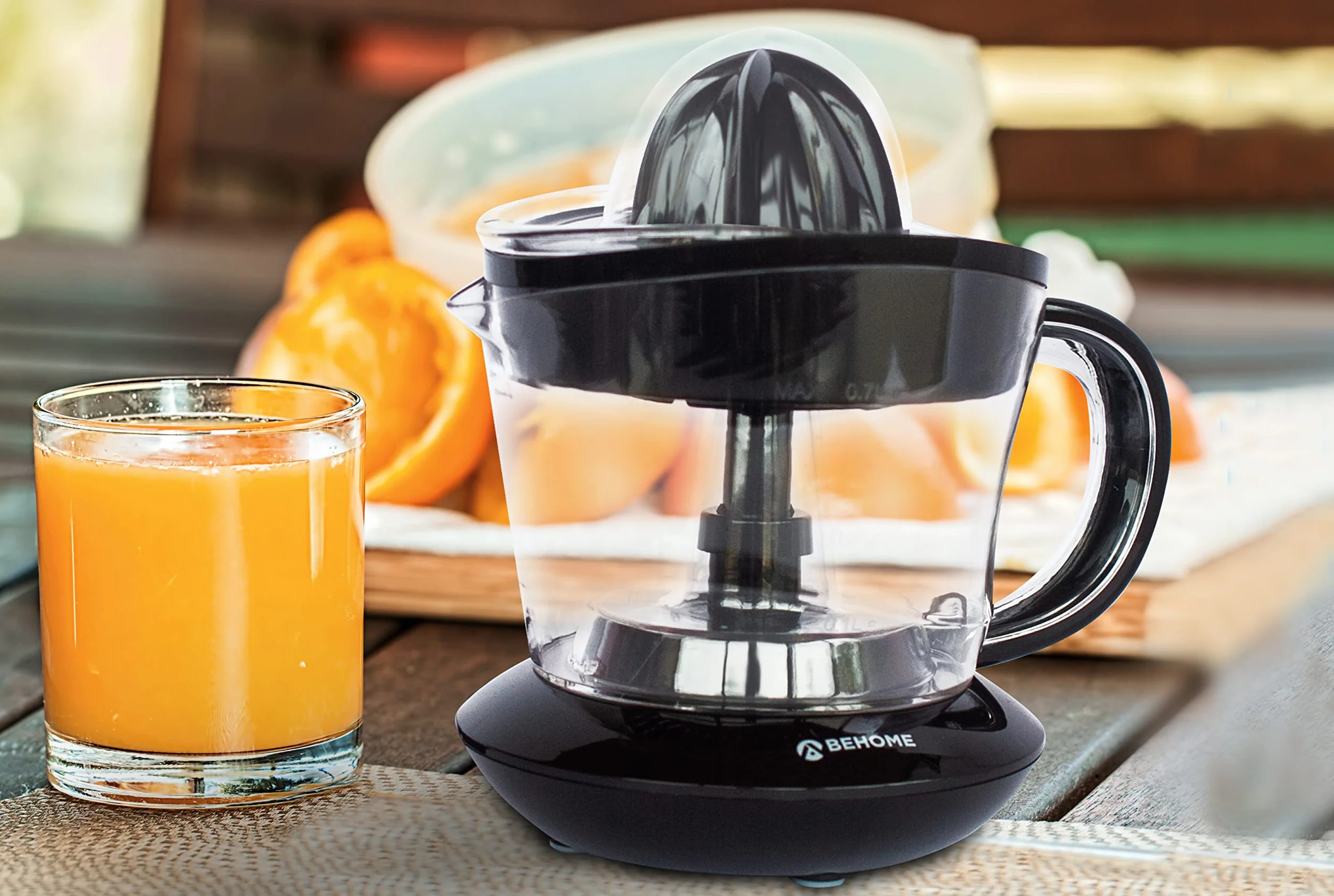 Behome Elektryczna wyciskarka do cytrusów, mała pojemność 700 ml, z tworzywa sztucznego, dwukierunkowy ruch, podwójny stożek, karafka z podziałką, czarna
